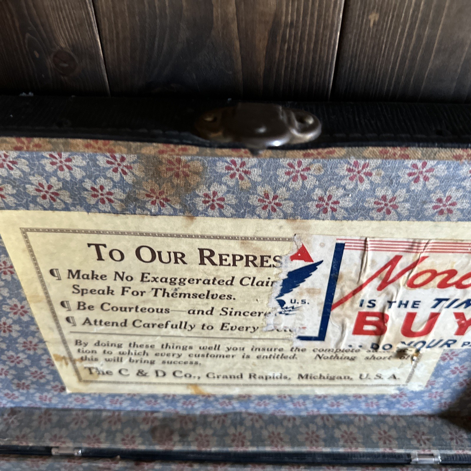 VTG Suitcase Sized Trunk with Blue Metal Trim Bands & Black Wood, 18”x12”x7”