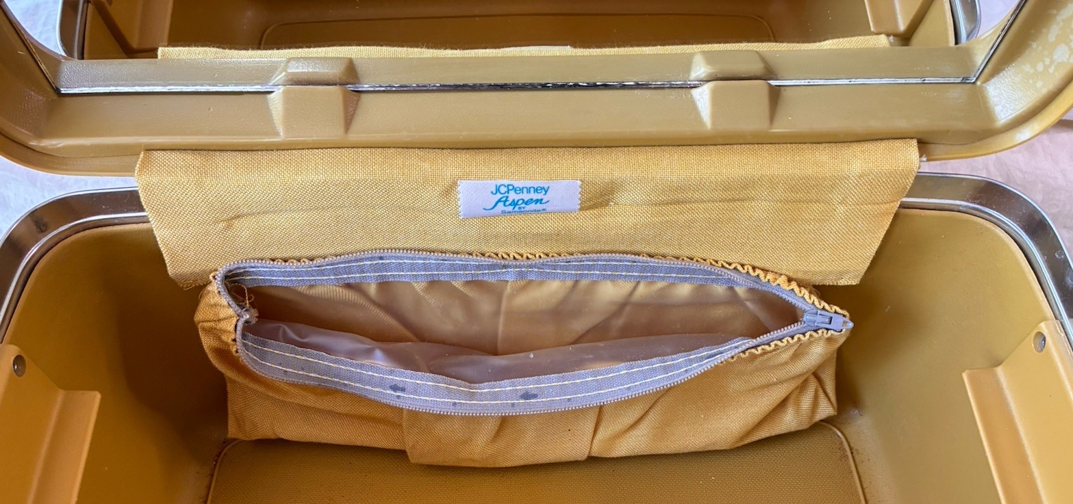 VTG Retro JC Penney Train Case Mustard Yellow Makeup Cosmetic Box w/ Mirror Tray
