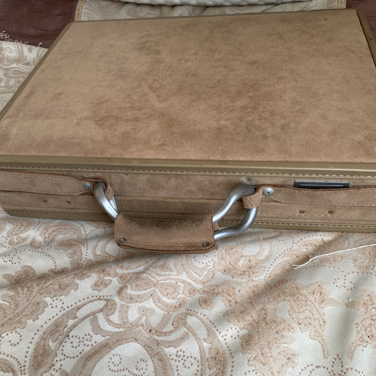Hartmann Luggage Tan Suede 18″ Attache Vintage Briefcase Business Luggage W/ Key
