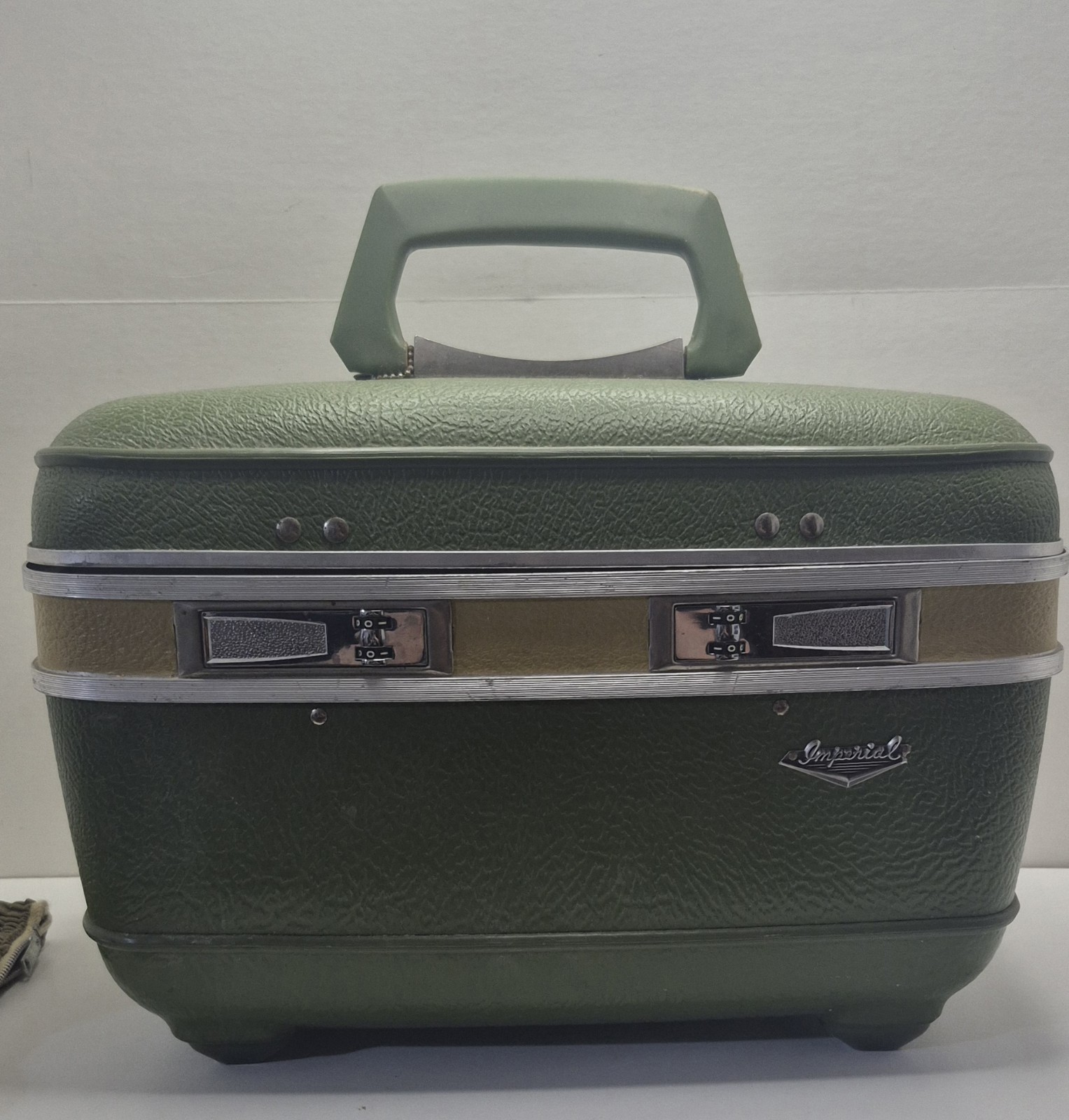 Vintage IMPERIAL Train Case – Green
