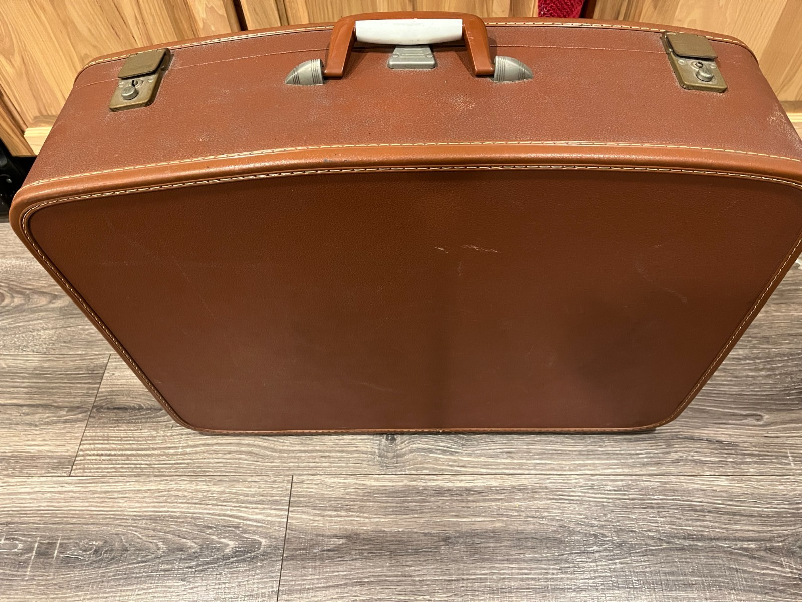 Vtg 60s Brown Hard Shell Suitcase Faux Leather Retro Luggage Display Case no Key