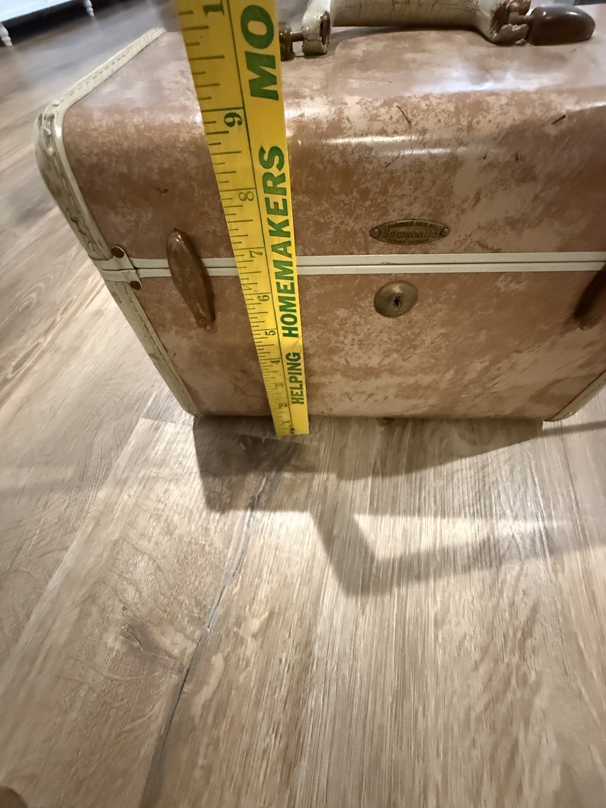 Vtg 1950’s Tan Samsonite Streamlite Train Hard Case , tray, mirror & key