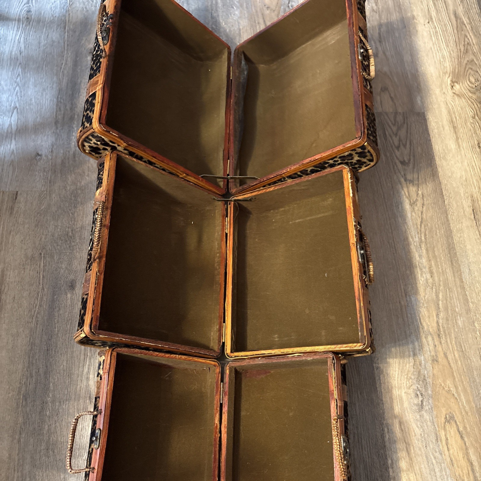 RARE Vtg 3-Pc Leopard Face Print Train Suitcases Purse Bamboo Trimmed Retro BOHO