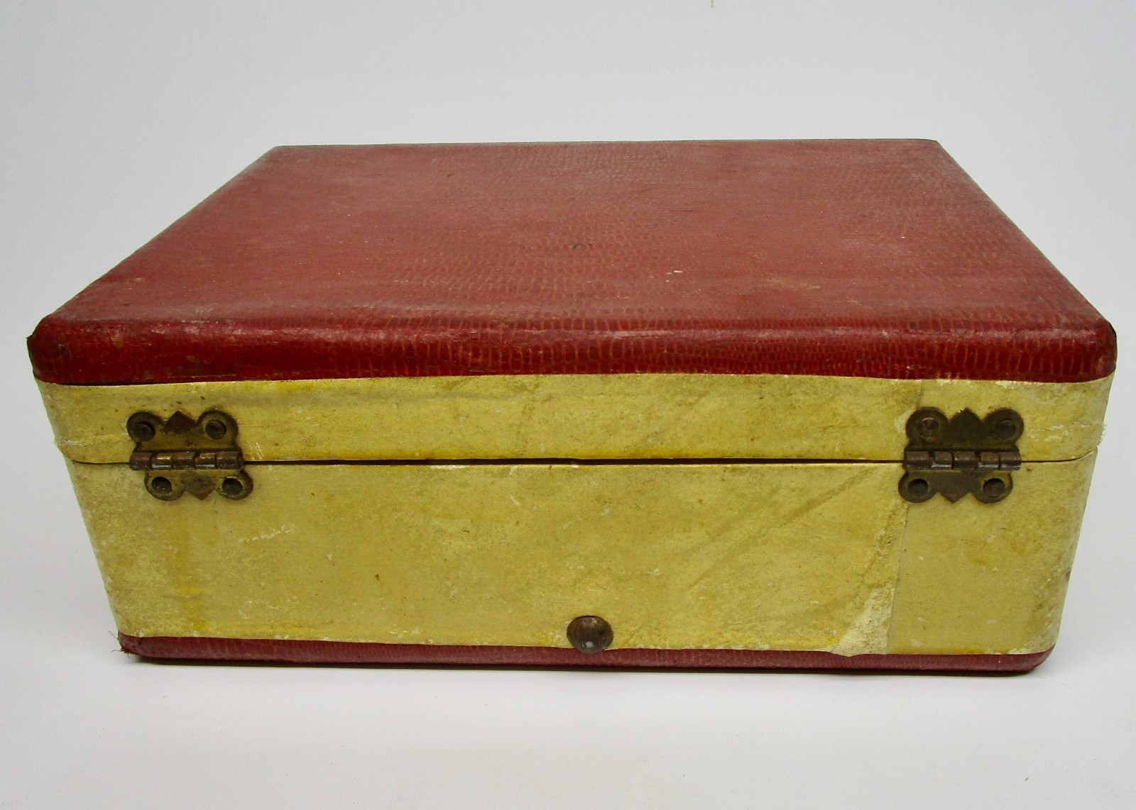 Vintage suitcase cosmetic train case yellow red handle mirror 40s 50s 9″ x 12″