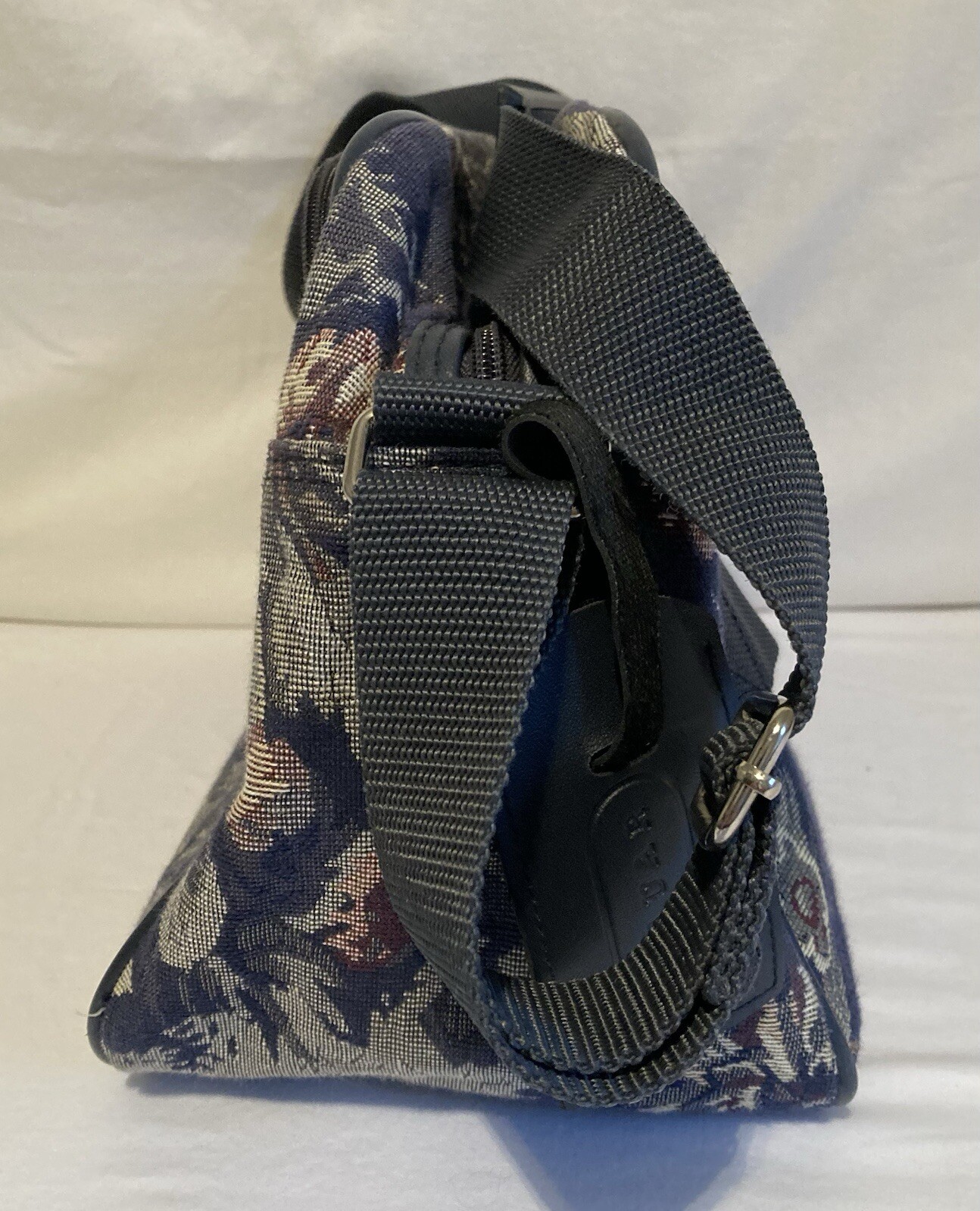 Vintage 1980’s Jaguar Floral Tapestry Zip Travel Bag JC Penny 15”x 9” X 7”