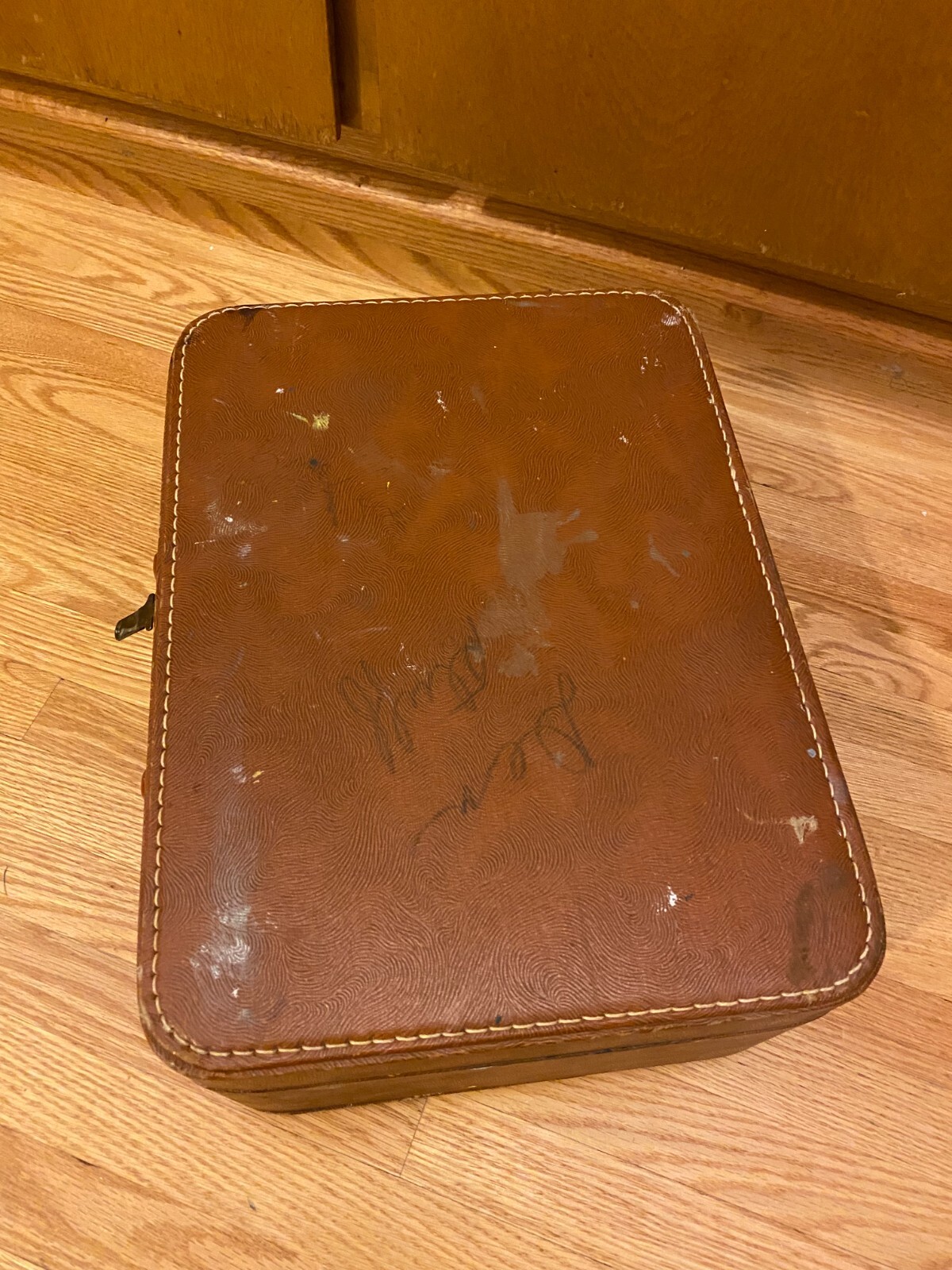 Vintage Congress Luggage Corporation Suitcase 13-1/2″ x 10″ x 5-1/2″ with Mirror