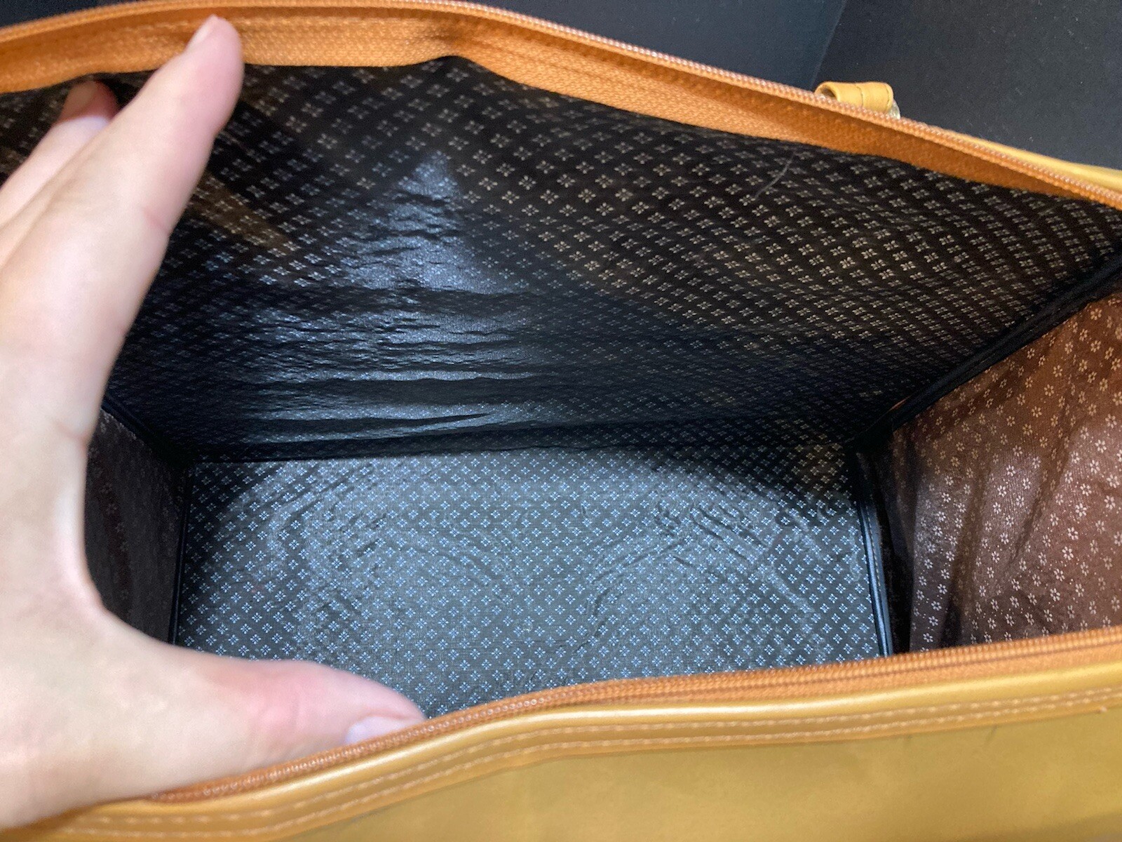 Vintage Boston Bag Travel Suitcase CHALLENGER Leather Unsure Of Maker