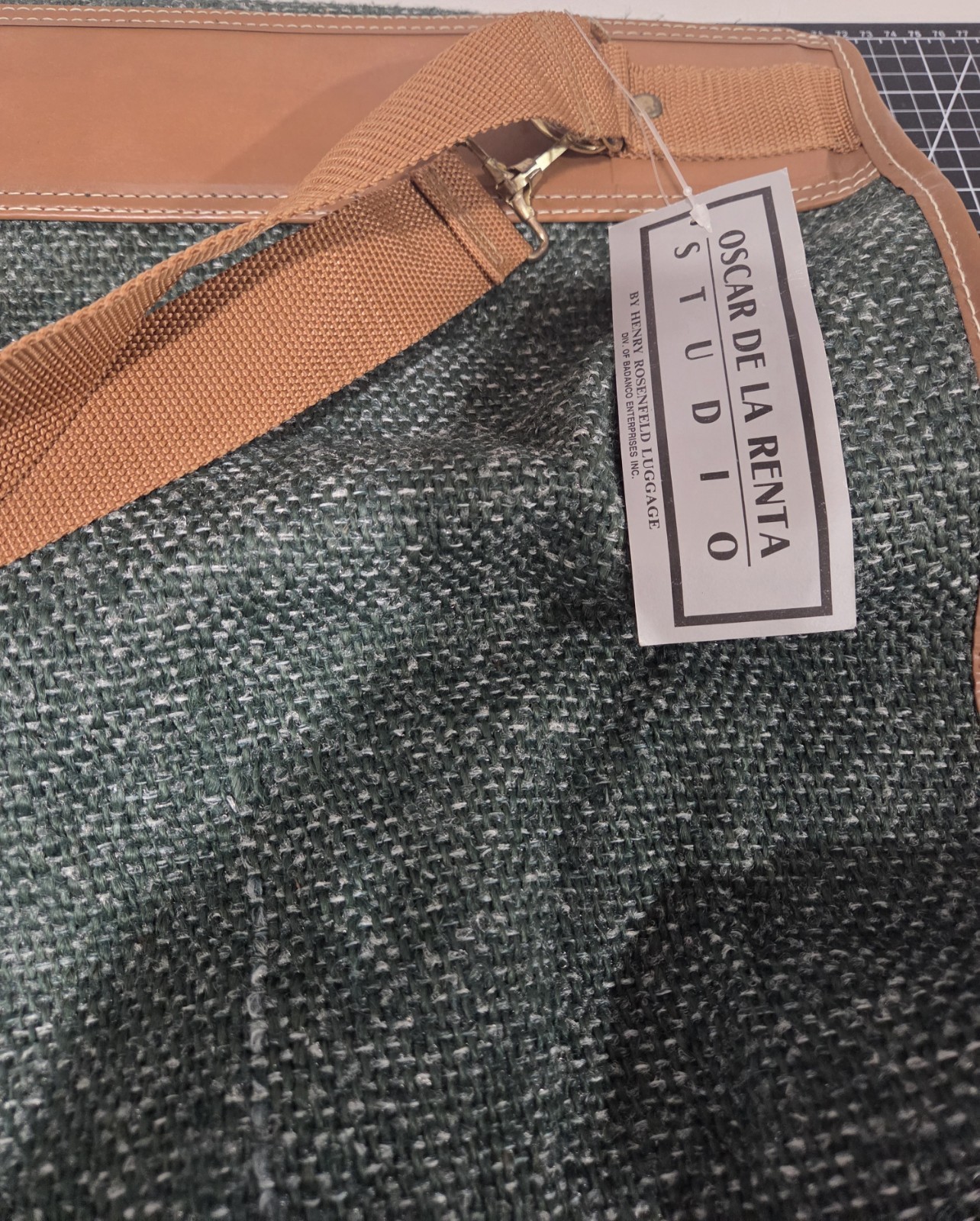 Vtg Oscar De La Renta Tan Green Tweed Folding Garment Bag Designer Luggage NWT