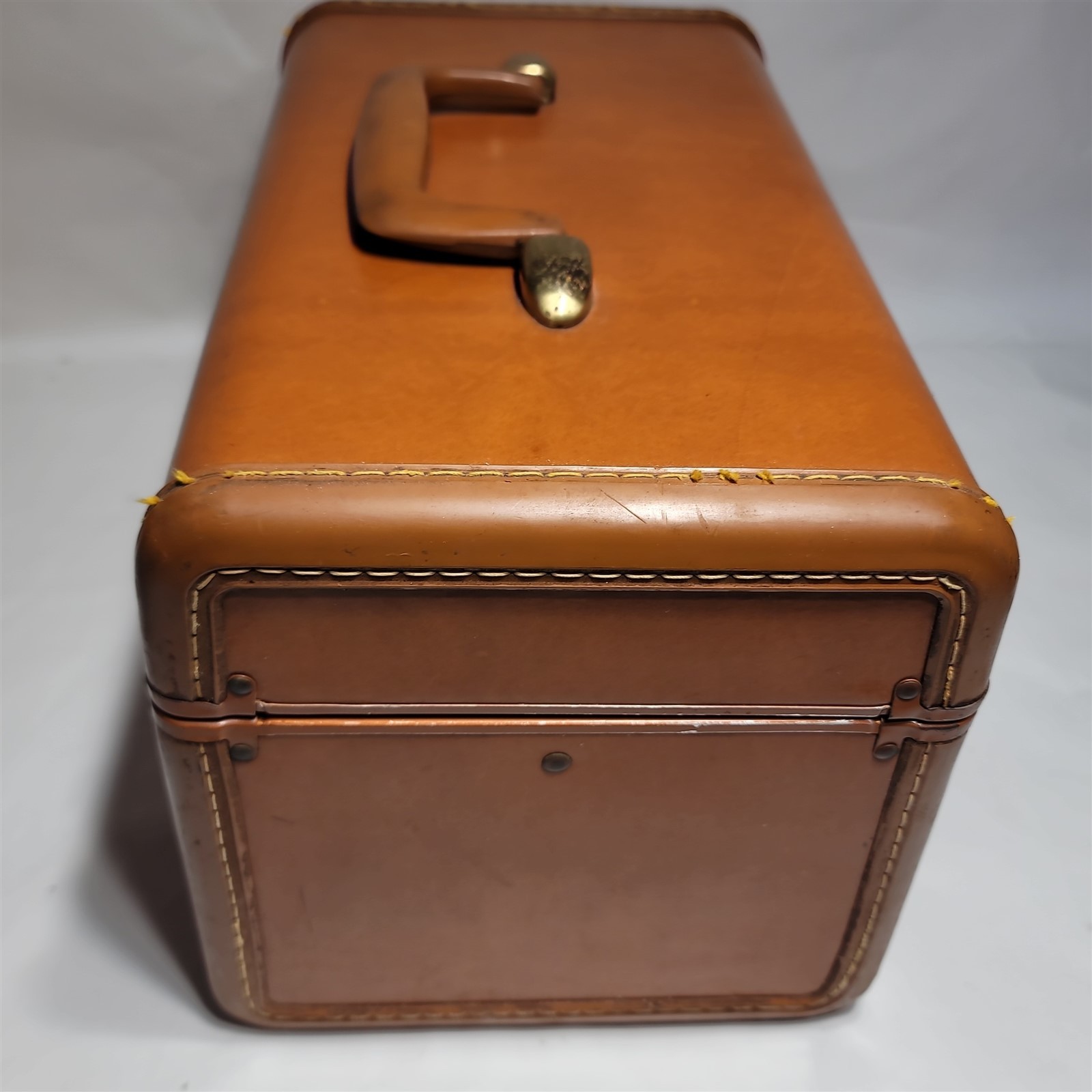 Samsonite Shwayder Bros. Brown Leatherette Train Case Model 4612 – No key