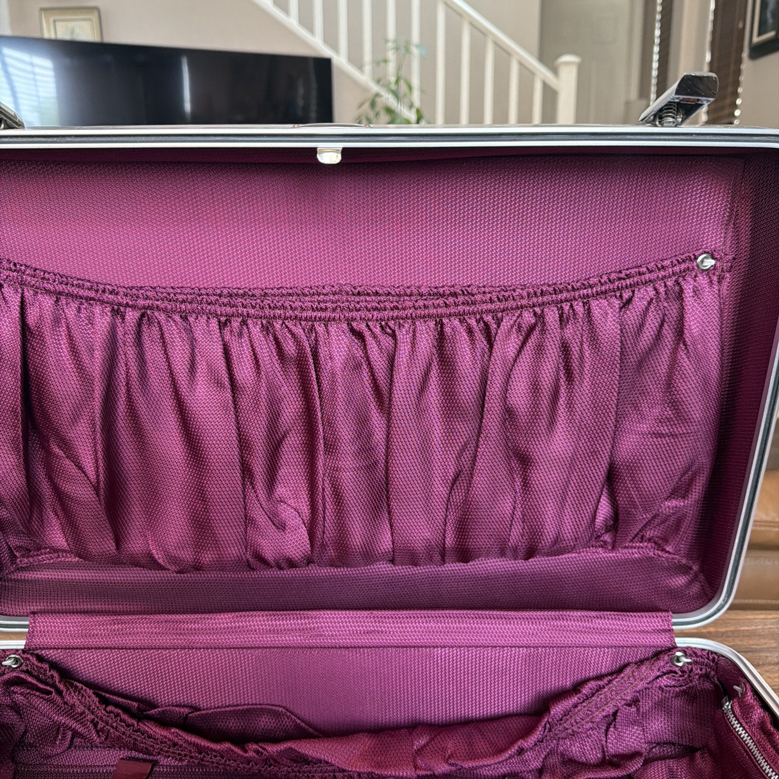 Vintage Mcm Halliburton Pre Zero Near Mint Suitcase See Pics Beautiful 21x13x7