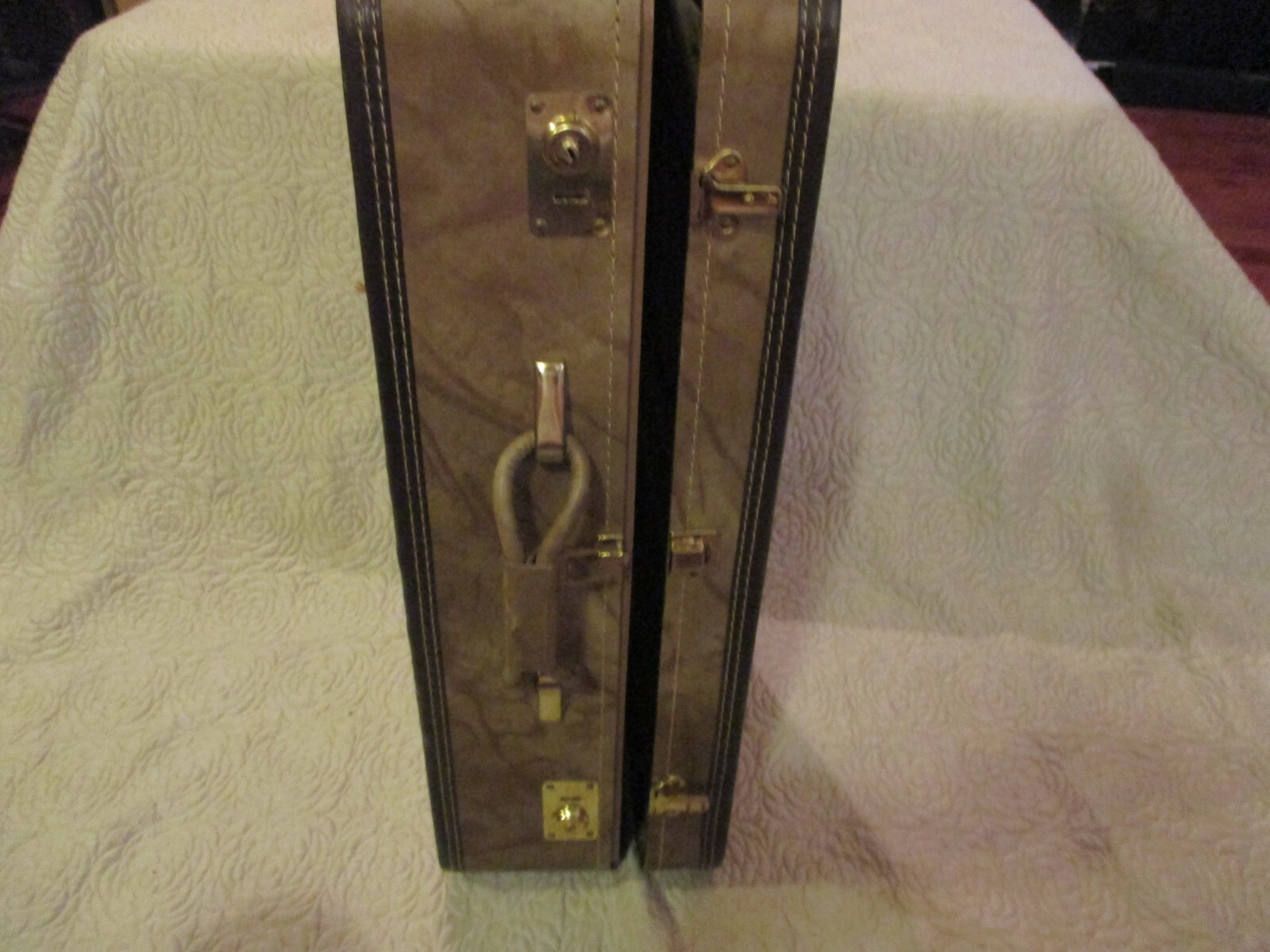Vintage Fleetwood 3000 ALL LEATHER LUGGAGE 26″ X 7.5″ X 16″