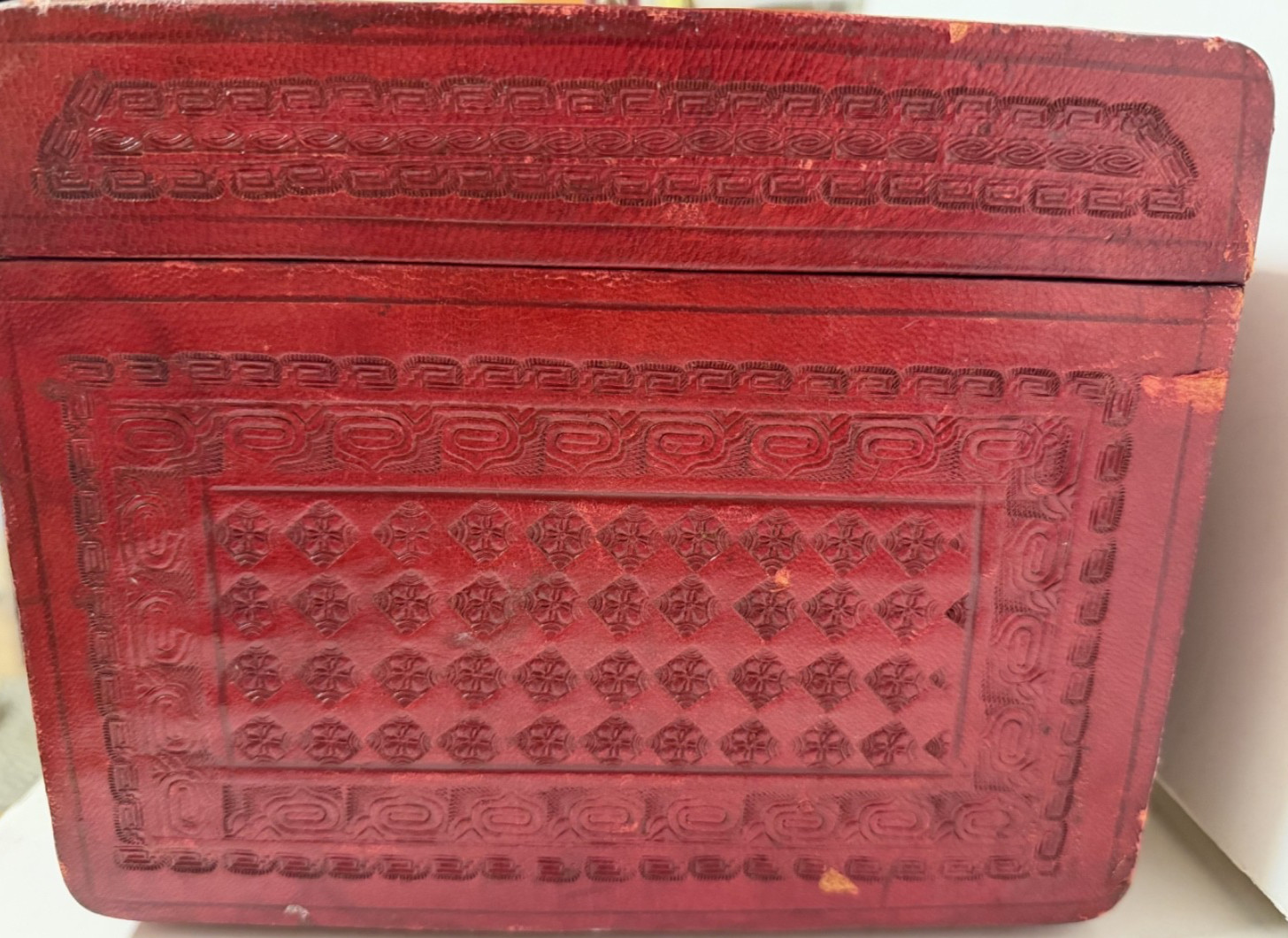 VINTAGE 1940’S HAND TOOLED RED LEATHER TRAIN CASE