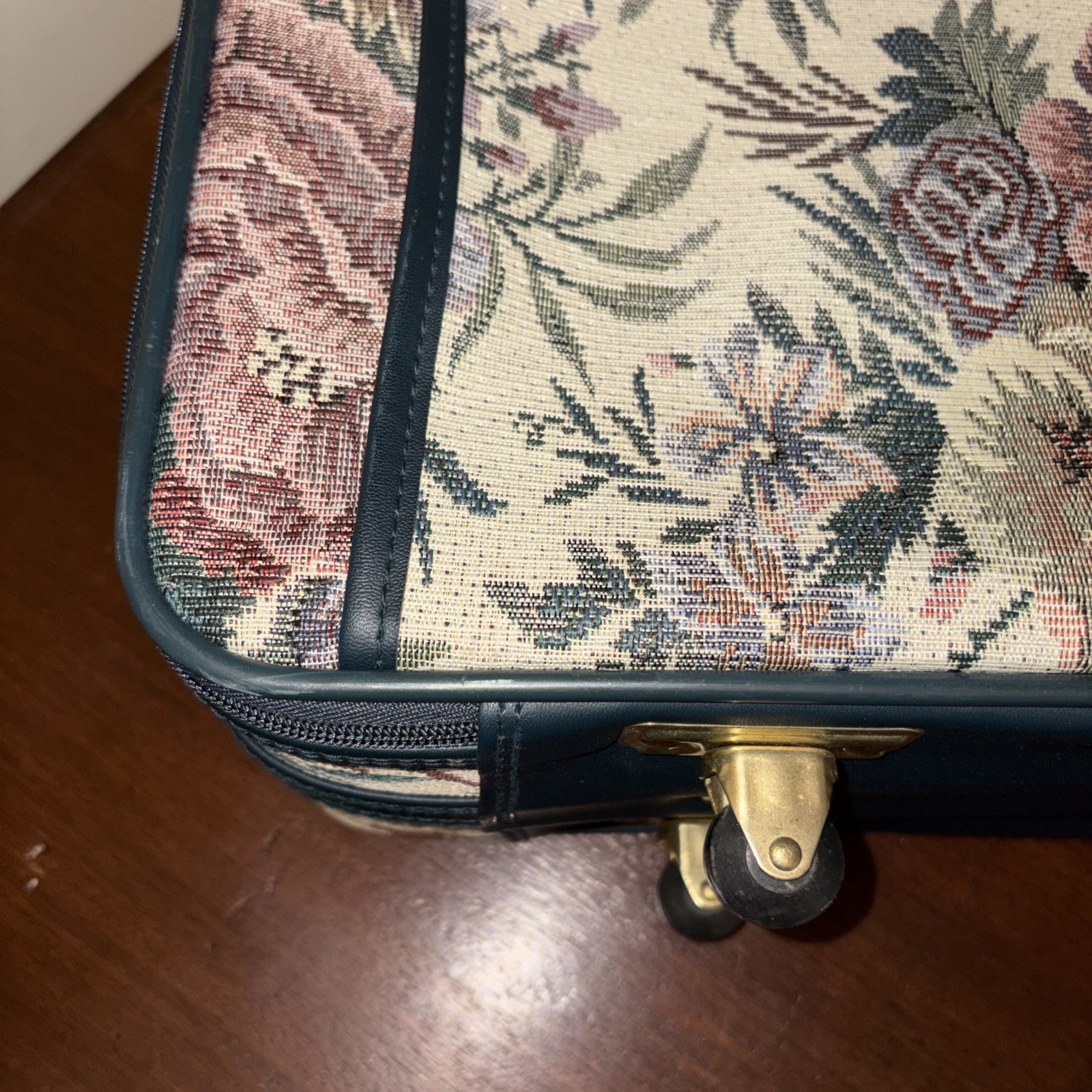 Vintage Leisure Luggage Beautiful Canvas Floral Forest Green Trim Carry On Rolls