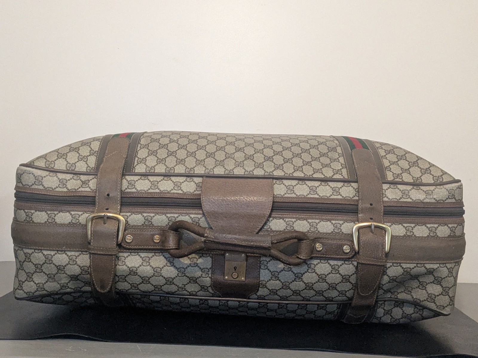 Gucci GG Supreme Logo AUTHENTIC Vintage Suitcase Trunk Travel Luggage WITH COA
