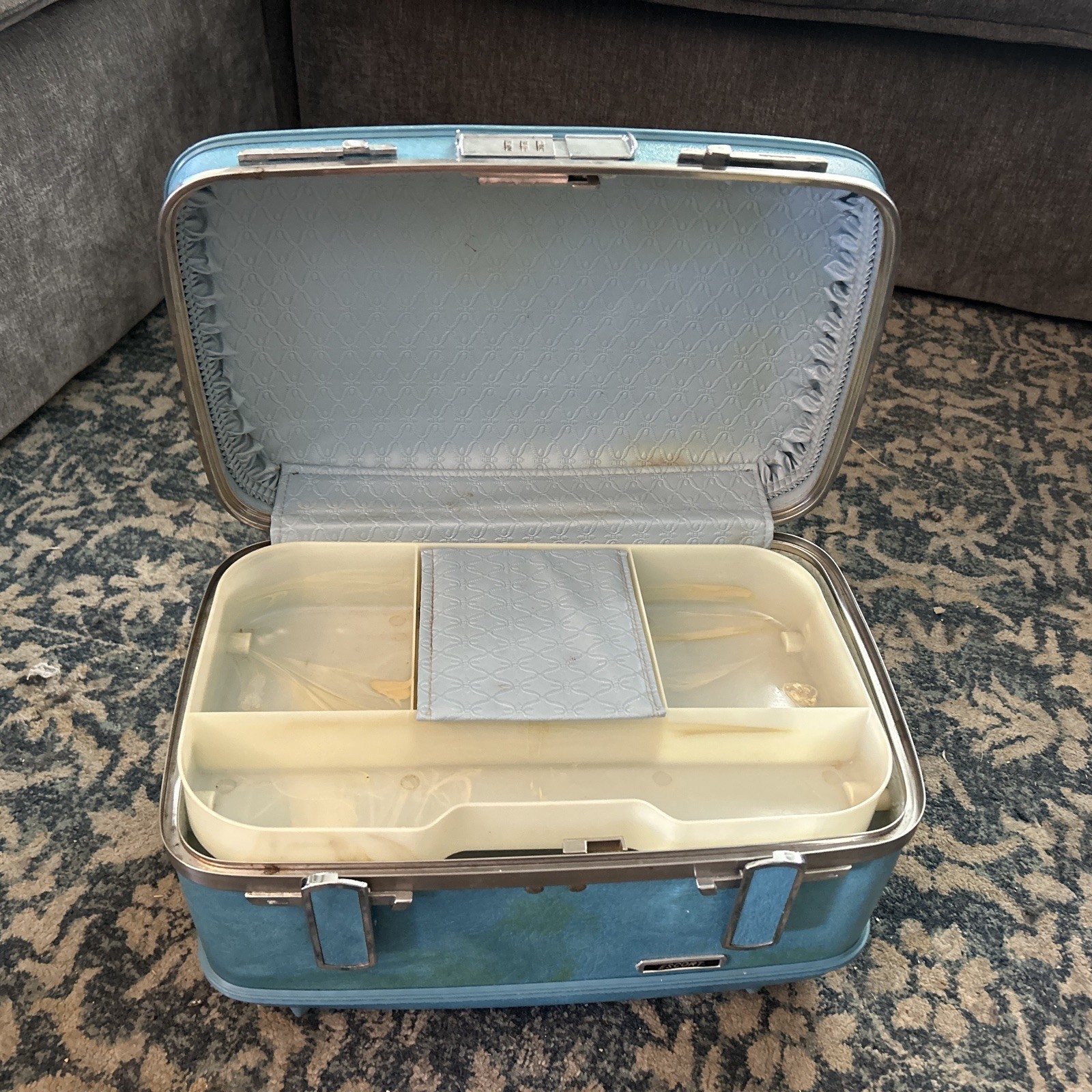 Vintage American Tourister Escort Blue Train Case Mid Century Hard Shell w Tray