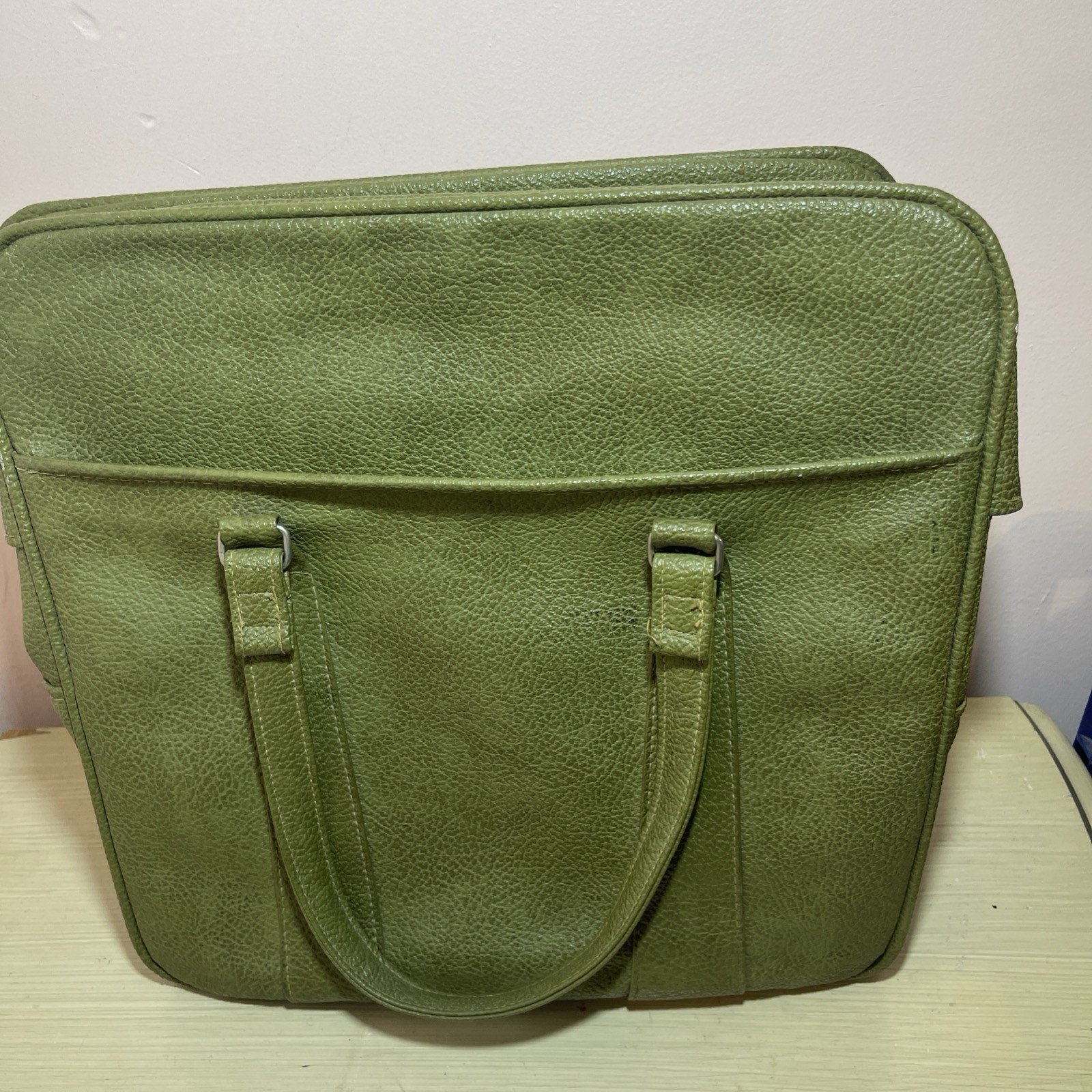 Vintage Royal Traveller Medalist Bag Green Carry On Samsonite 60-70s Retro