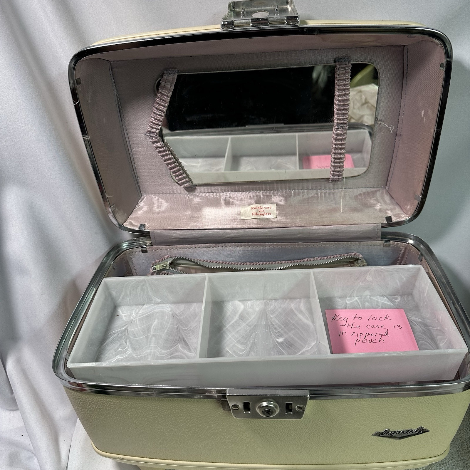 Vintage Hard Shell Train Case Vanity Makeup Luggage Cream Tan RARE COLOR