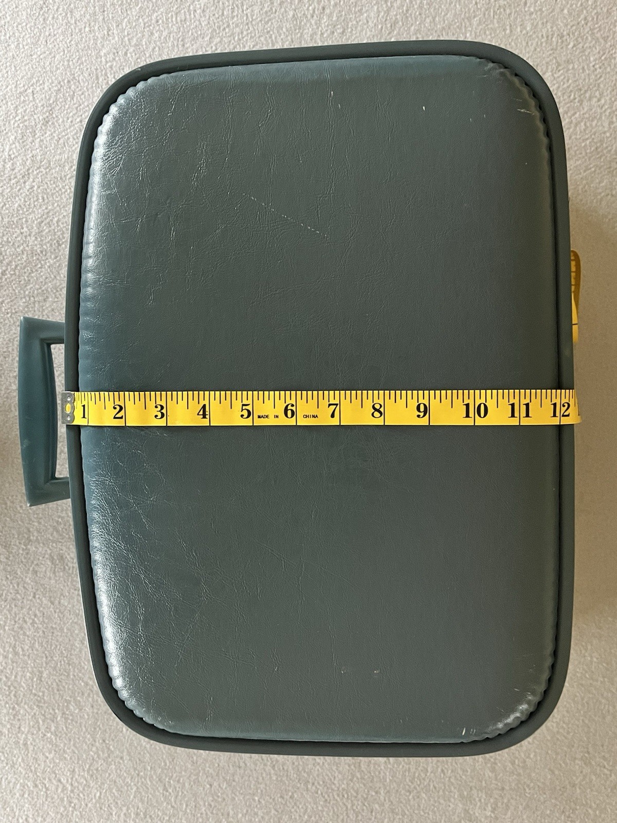 Small Blue antique fingerhut luggage Suitcase. Carry On/OverNight Case. See Note