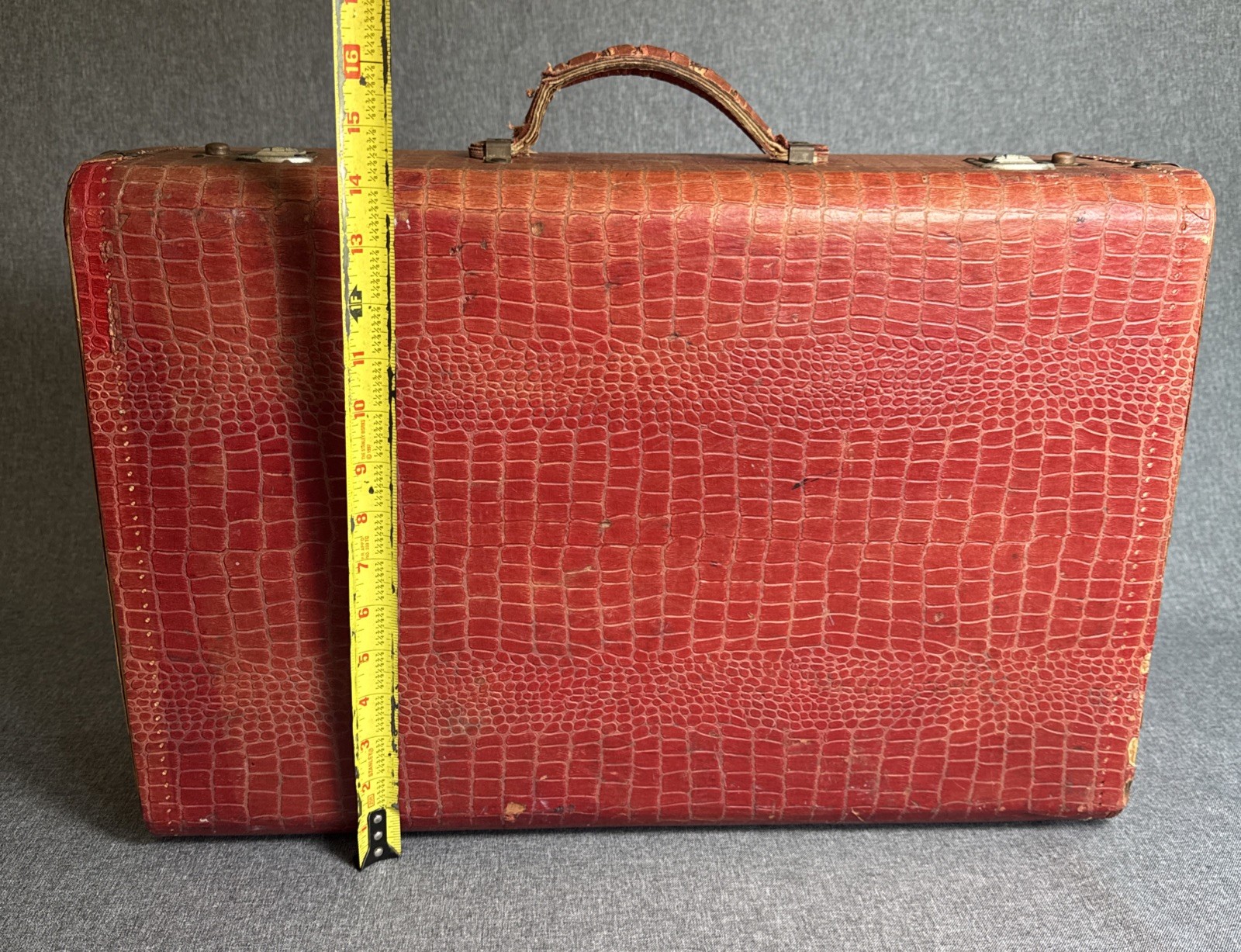 Vintage Red Leather Alligator Texture Suitcase Tan/Olive Interior MCM 21x14x6.5