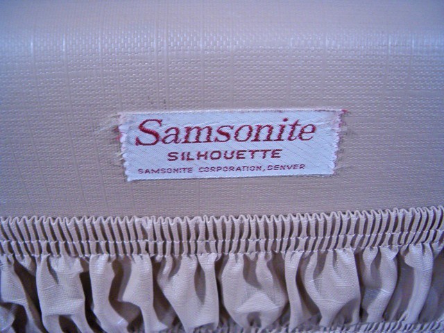 Samsonite Silhouette Train Case Dover White Tray/Key/Mirror With Shoulder Bag