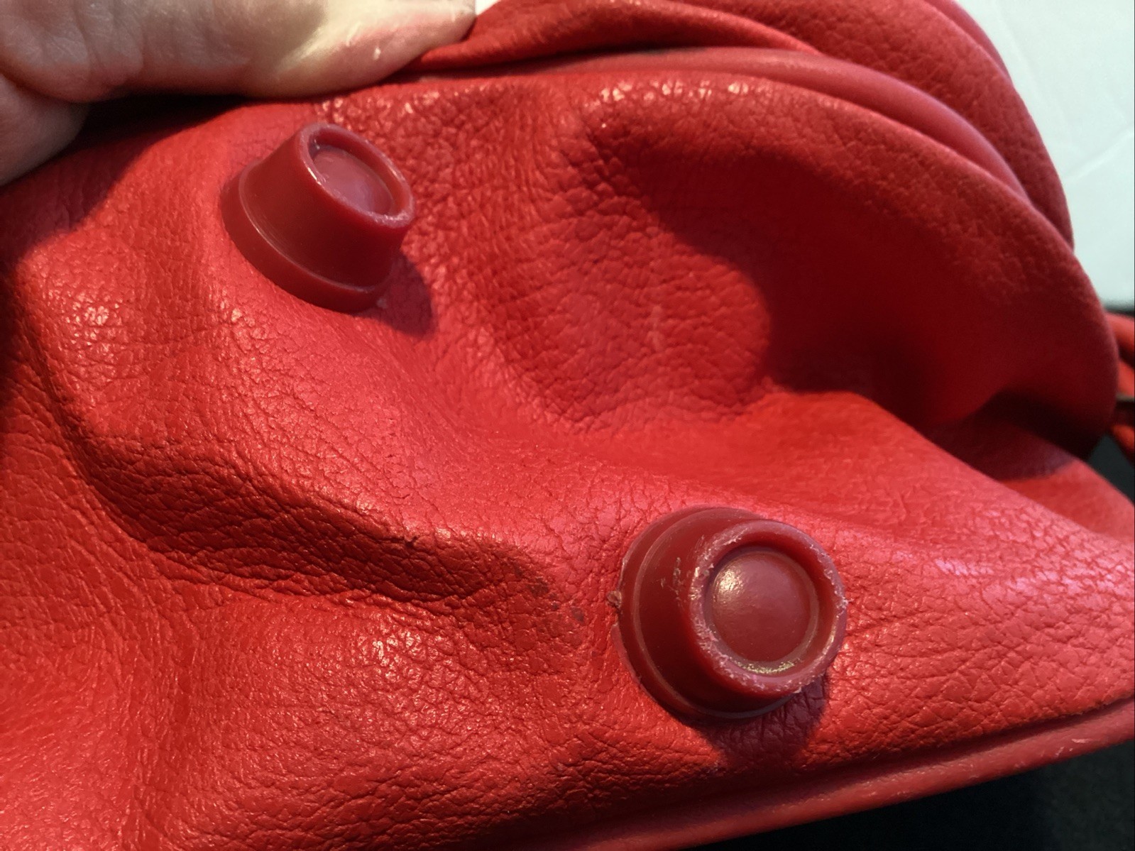 “Amelia Earhart” Travel Shoulder Bag, Red Carry-On Luggage Footed 17″ Vintage
