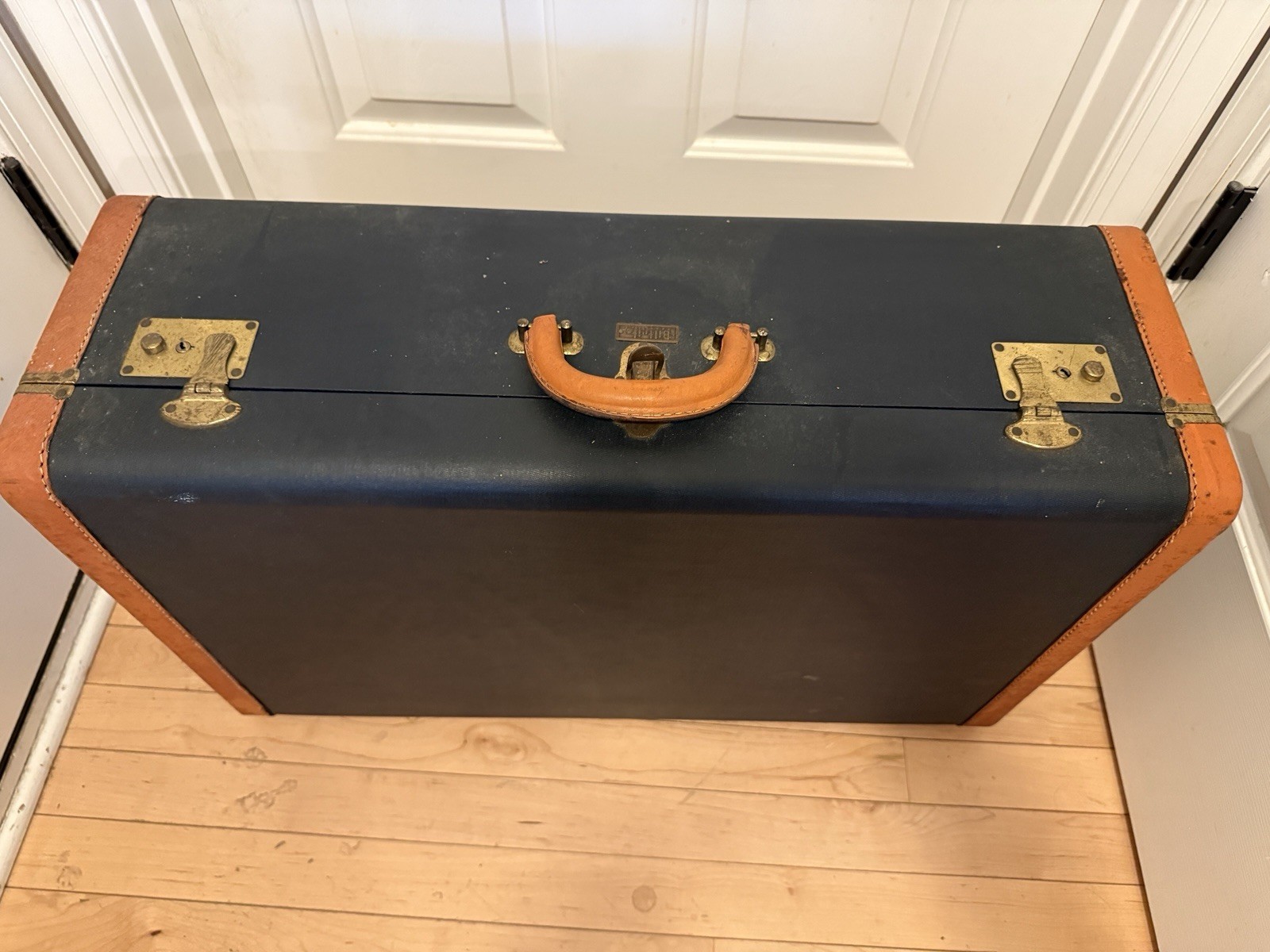 💙Rare Vintage Biltrite Hard Luggage Dark Blue w/Brown Leather + Key~ 28x16x8