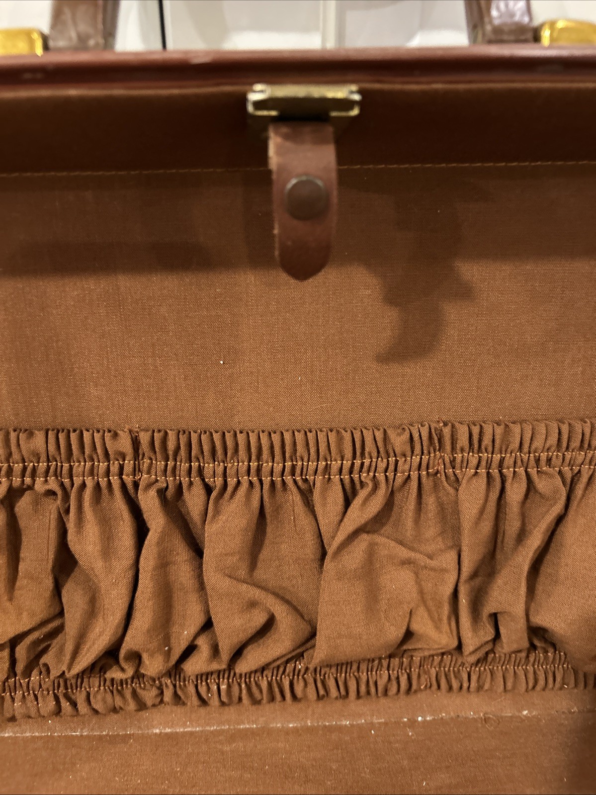 Vintage Shwayder Brothers Samsonite Faux Alligator Suitcase 4112 1940s
