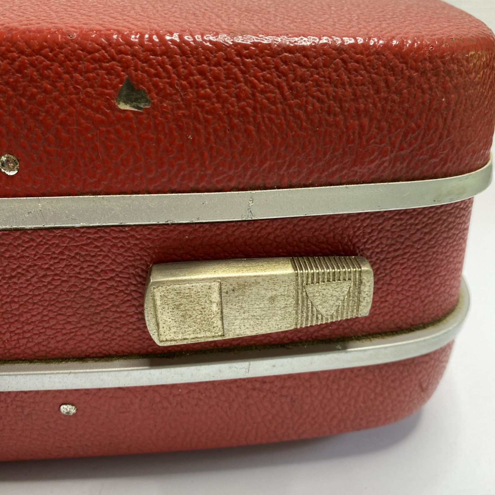 Vtg MCM Mid-Century 50s 60s Royal Traveller Suitcase luggage RED No Key Eclectic