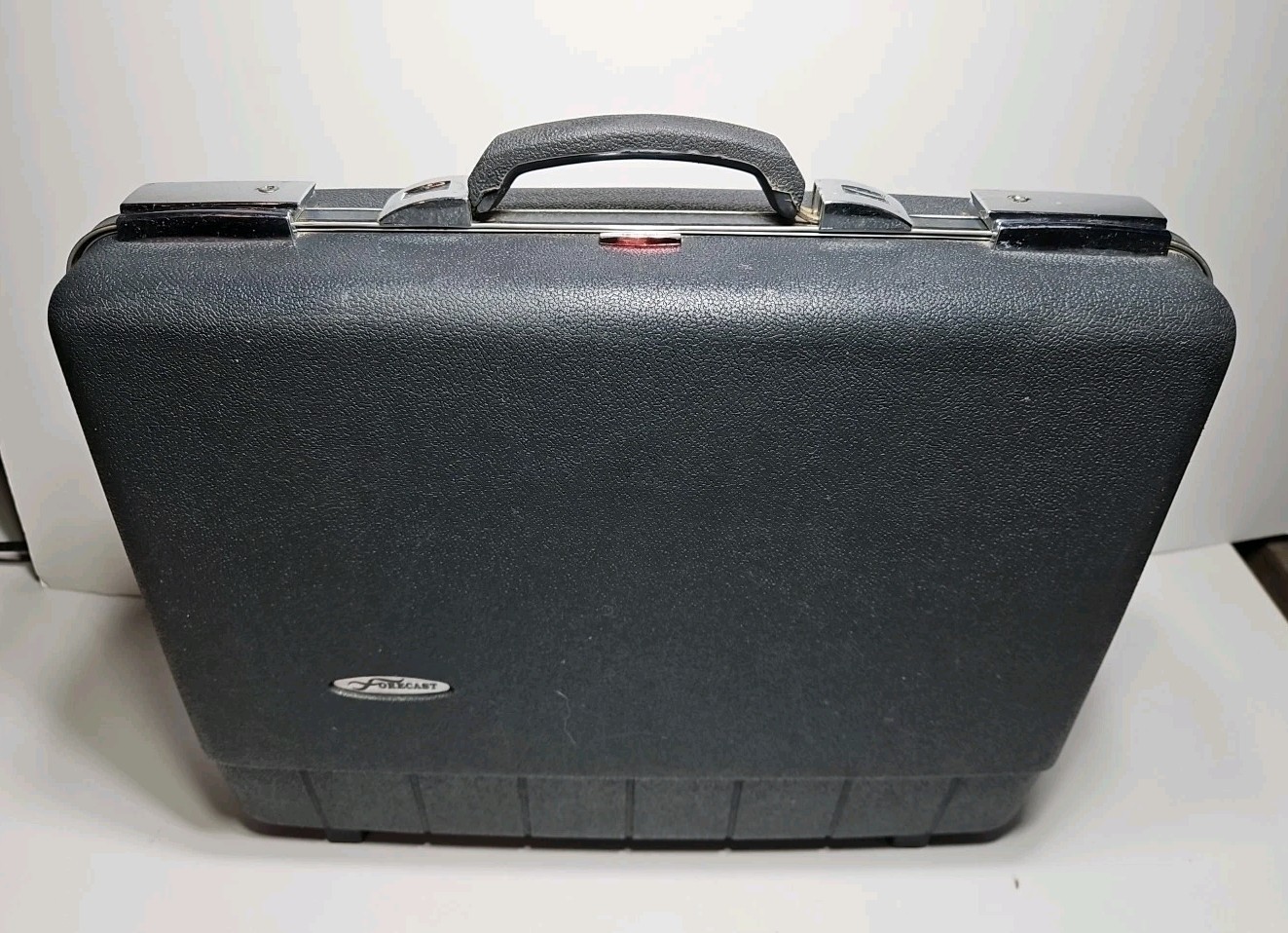 Briefcase Vintage Sears Forecast Gray – great condition No Keys