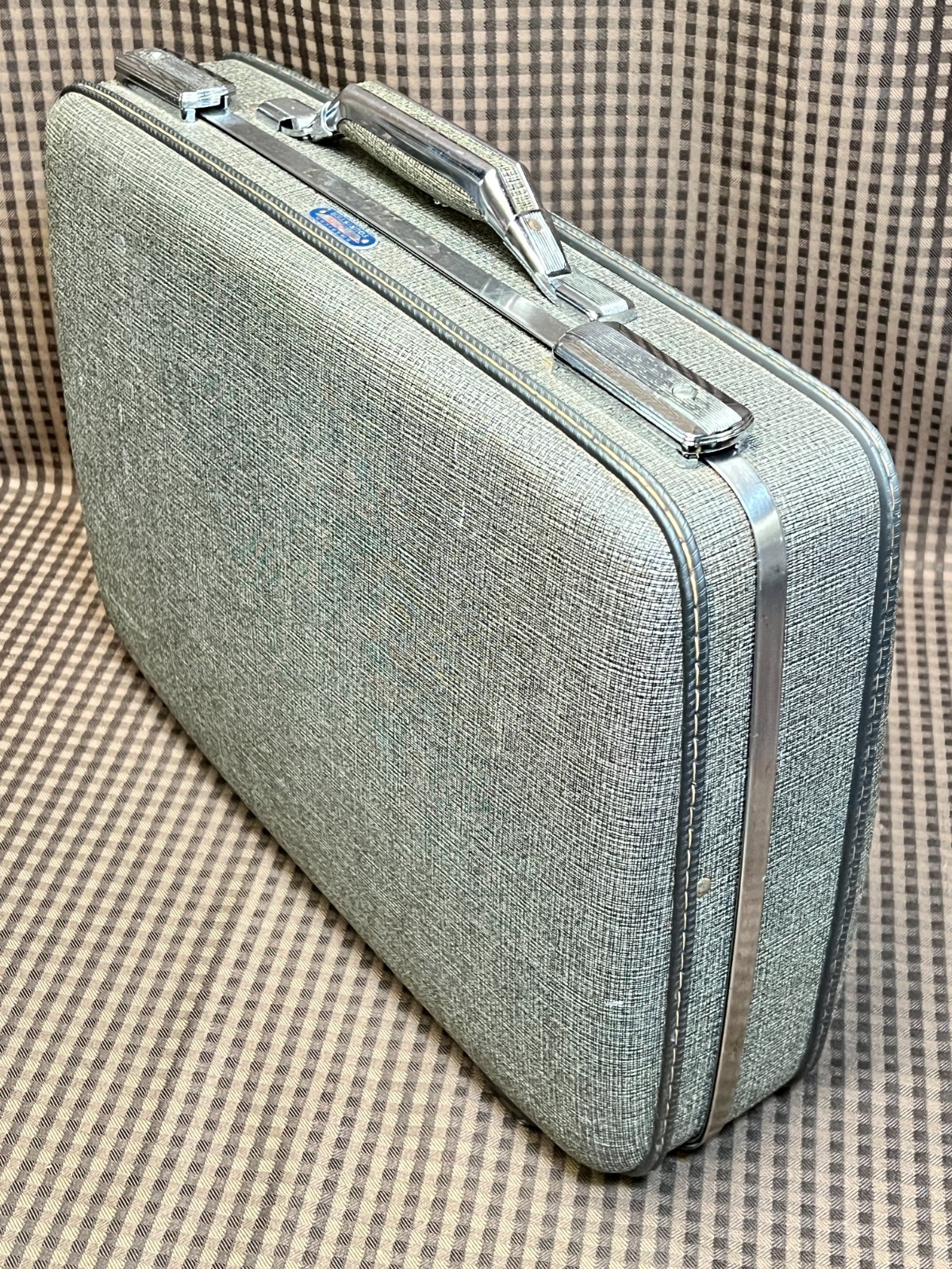 Vintage American Tourister Tiara 18×13″ Gray Hard Shell Suitcase Luggage Plaid