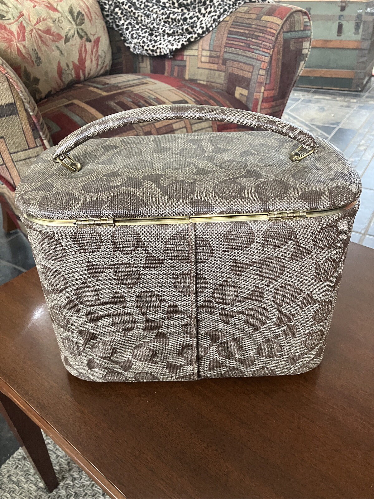 Vintage Train/Travel Cosmetics/Toiletries Case (see description)