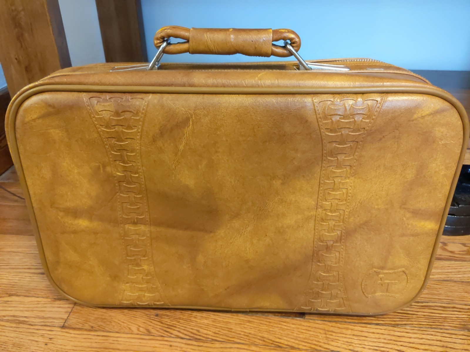 Vintage 1978 American Tourister 22″ Brown Faux Leather Suitcase Carry-On Luggage