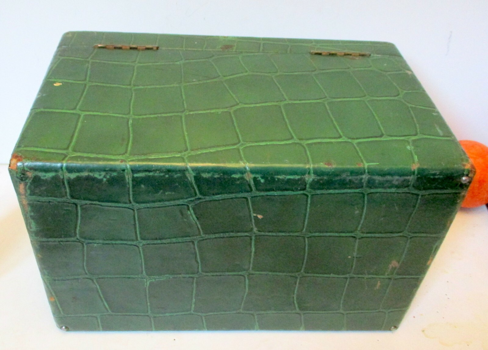 Vtg GLAM VANITY TRAVEL TRAIN CASE Luggage Makeup Cosmetic Faux GREEN CROCODILE
