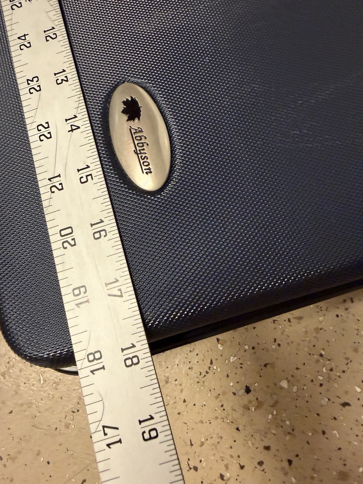 Vintage Abbyson Luggage Hard Side Luggage @@ small carry on size