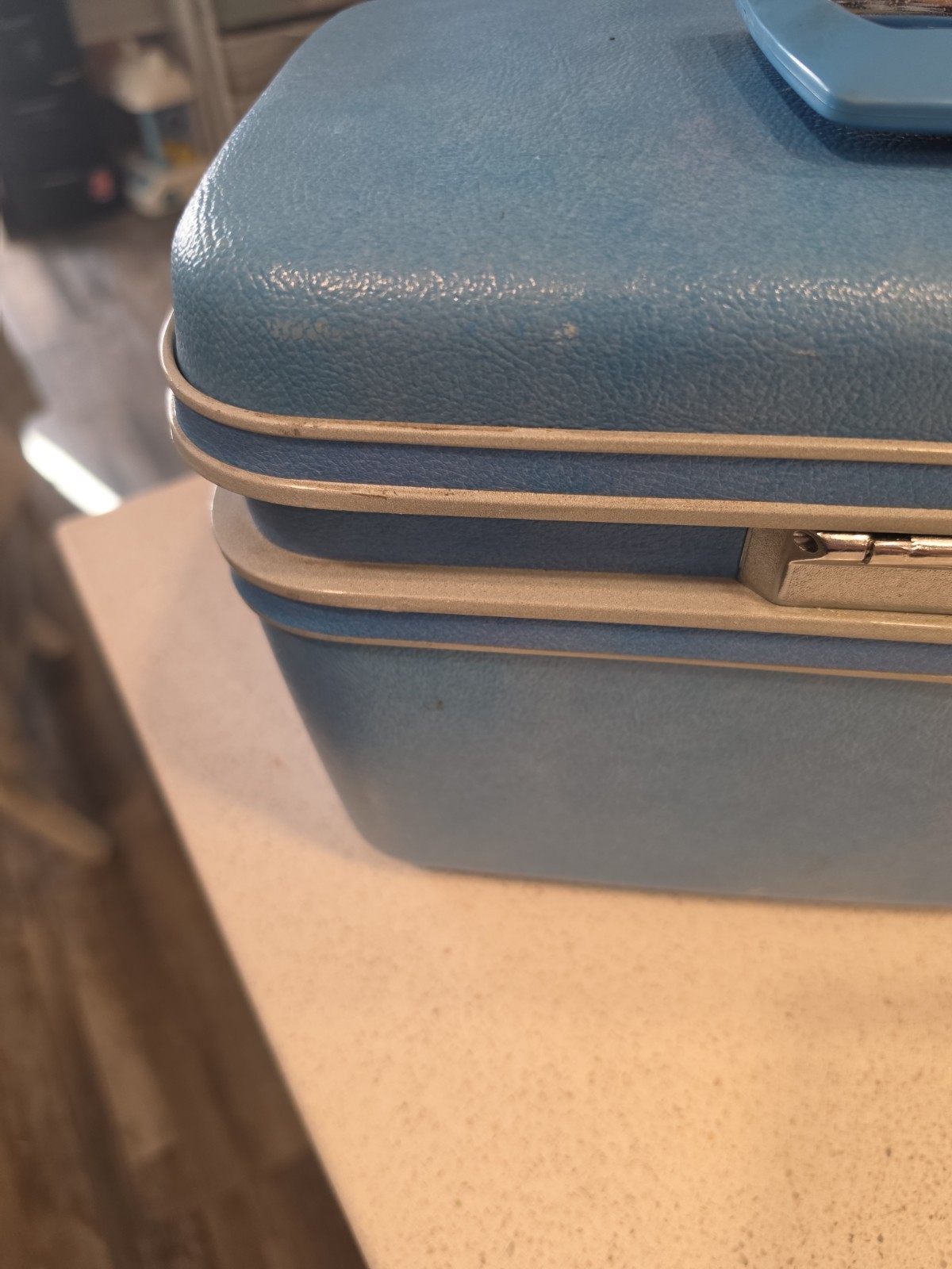 Vintage Samsonite Silhouette Baby Blue Hard Case Makeup Travel Case Clean No Key