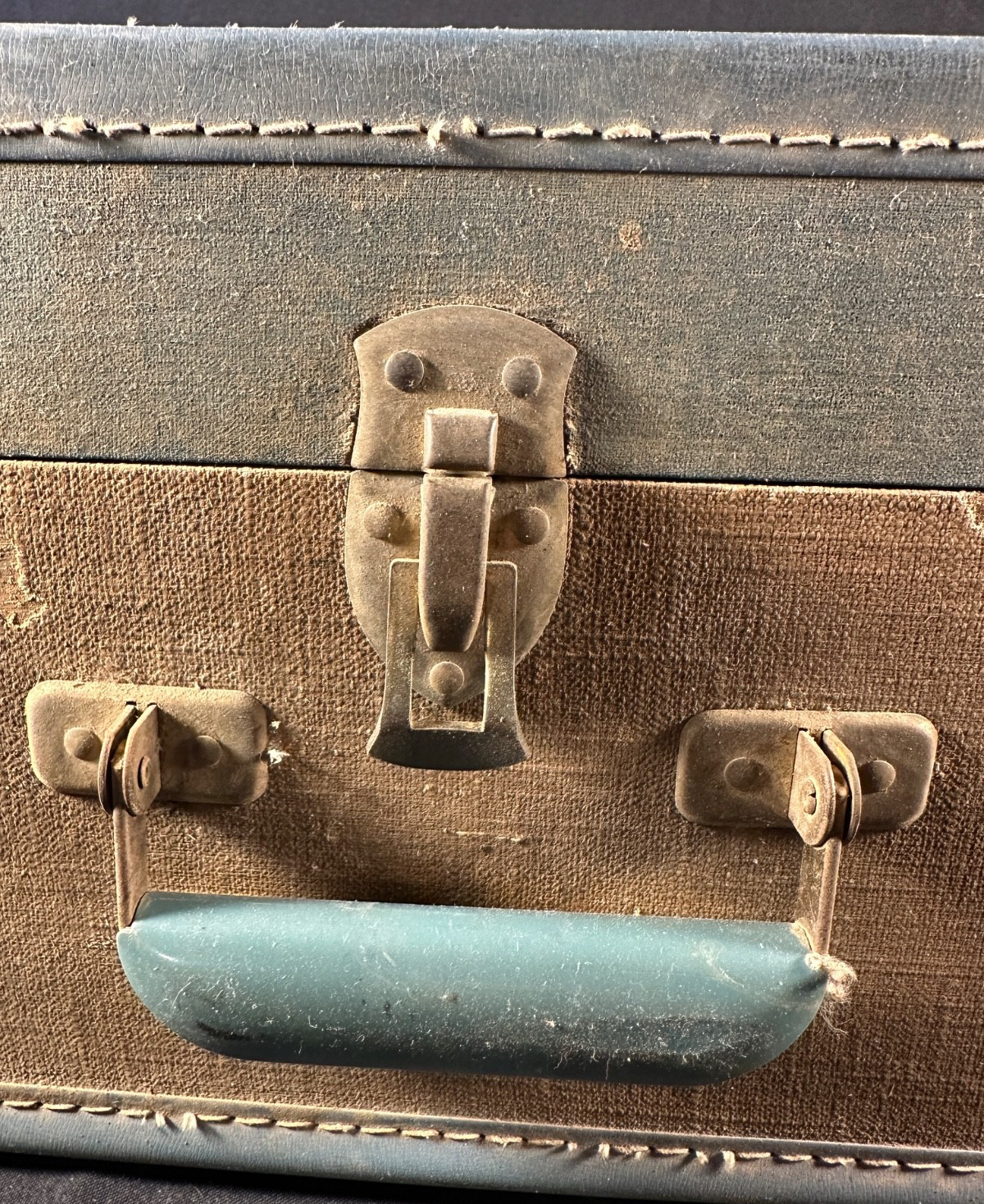 Antique Hard Sided Suitcase/Luggage