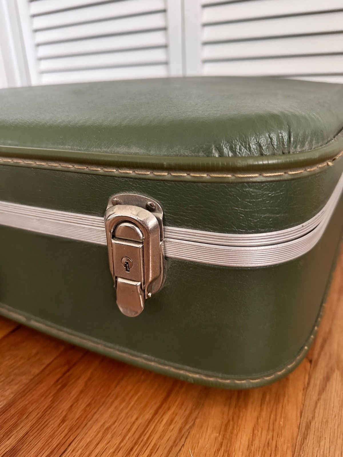 Vintage Hard Shell Suitcase Sage Green Luggage Carry-on
