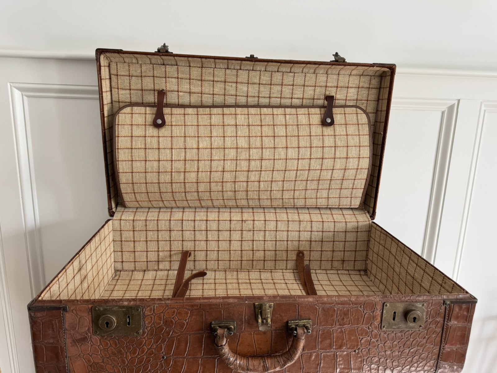 VTG Top Grain Cowhide Suitcase Crocodile Pattern ?