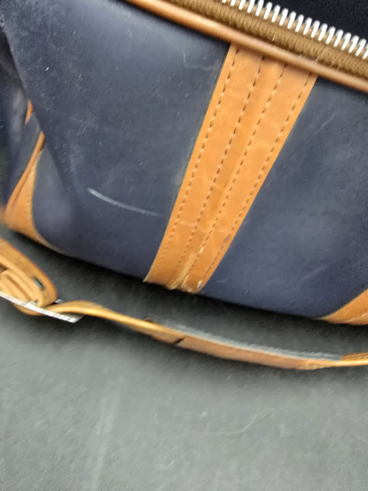 Vintage Prima Travel Bag Leather Shoulder Strap Locking With Key Luggage Zip Up