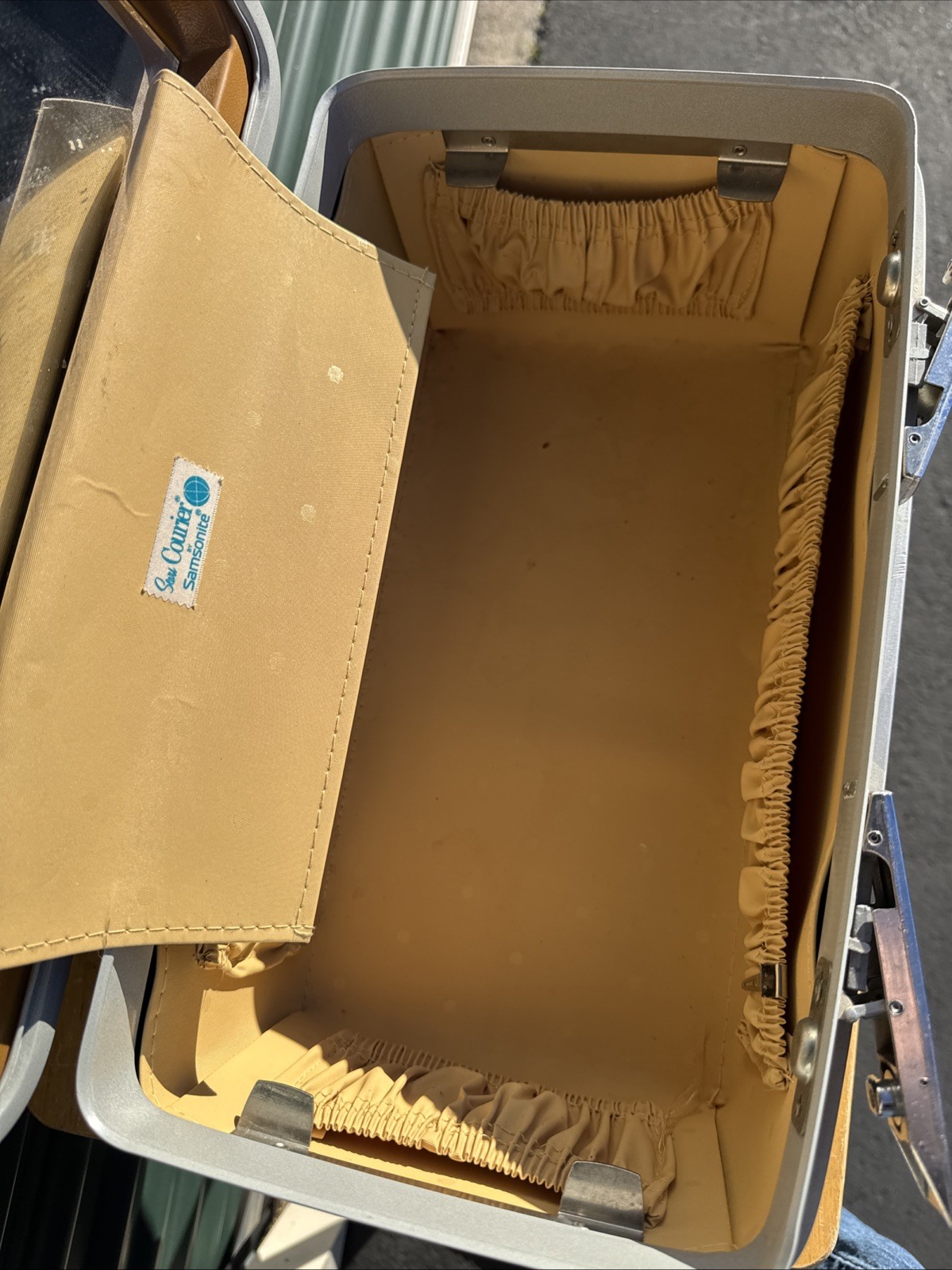 Vintage Sears Courier by Samsonite Train Case Brown w/ Tray Mirror
