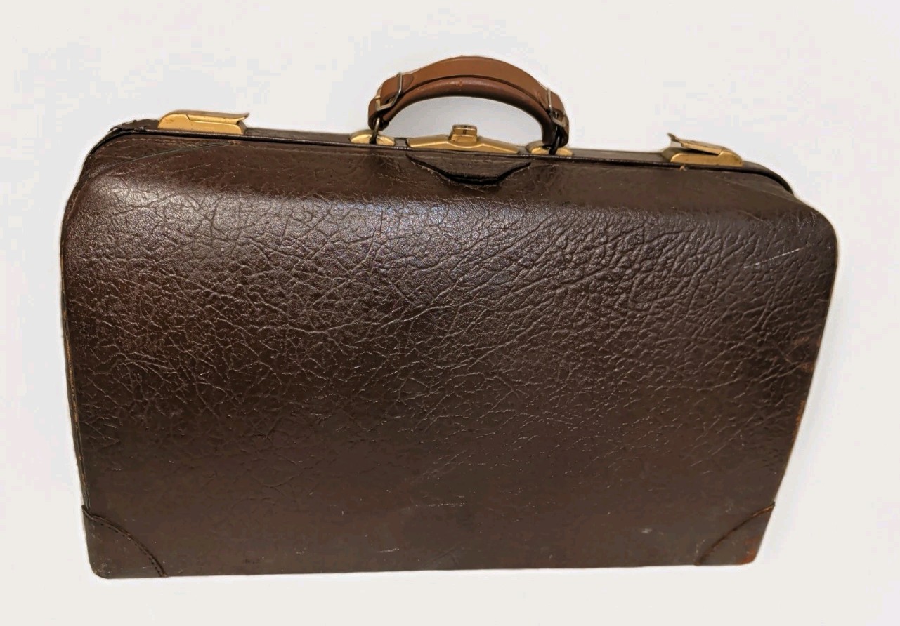 Antique Brown Leather Suitcase Doctor Bag Shape Brass Latch Vtg 22.5×13.5×9.5″
