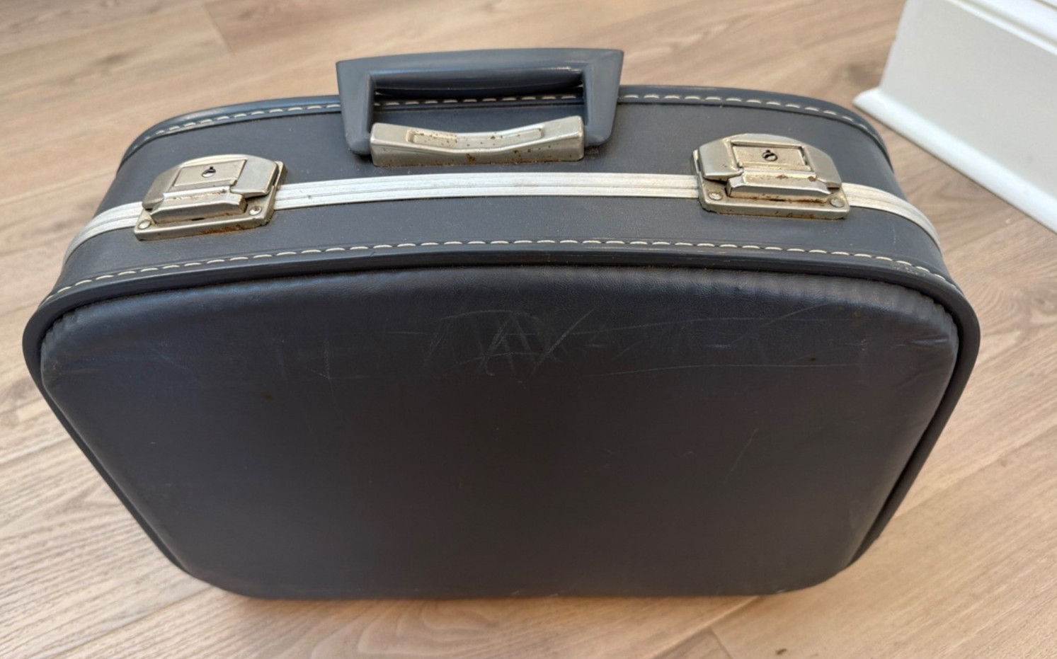 Vintage Gray Hard Shell Vanity Case 15×11 Inch With Metal Hinges & Latch Locks