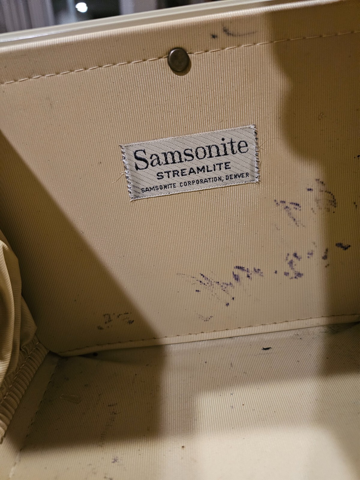 2 Vintage Streamlite Samsonite Luggage Set Cream 13” Makeup & 15″ Luggage