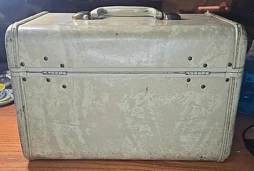 Vintage 1950s Samsonite Streamline Mirror Train Cosmetics Case Cream Marbled