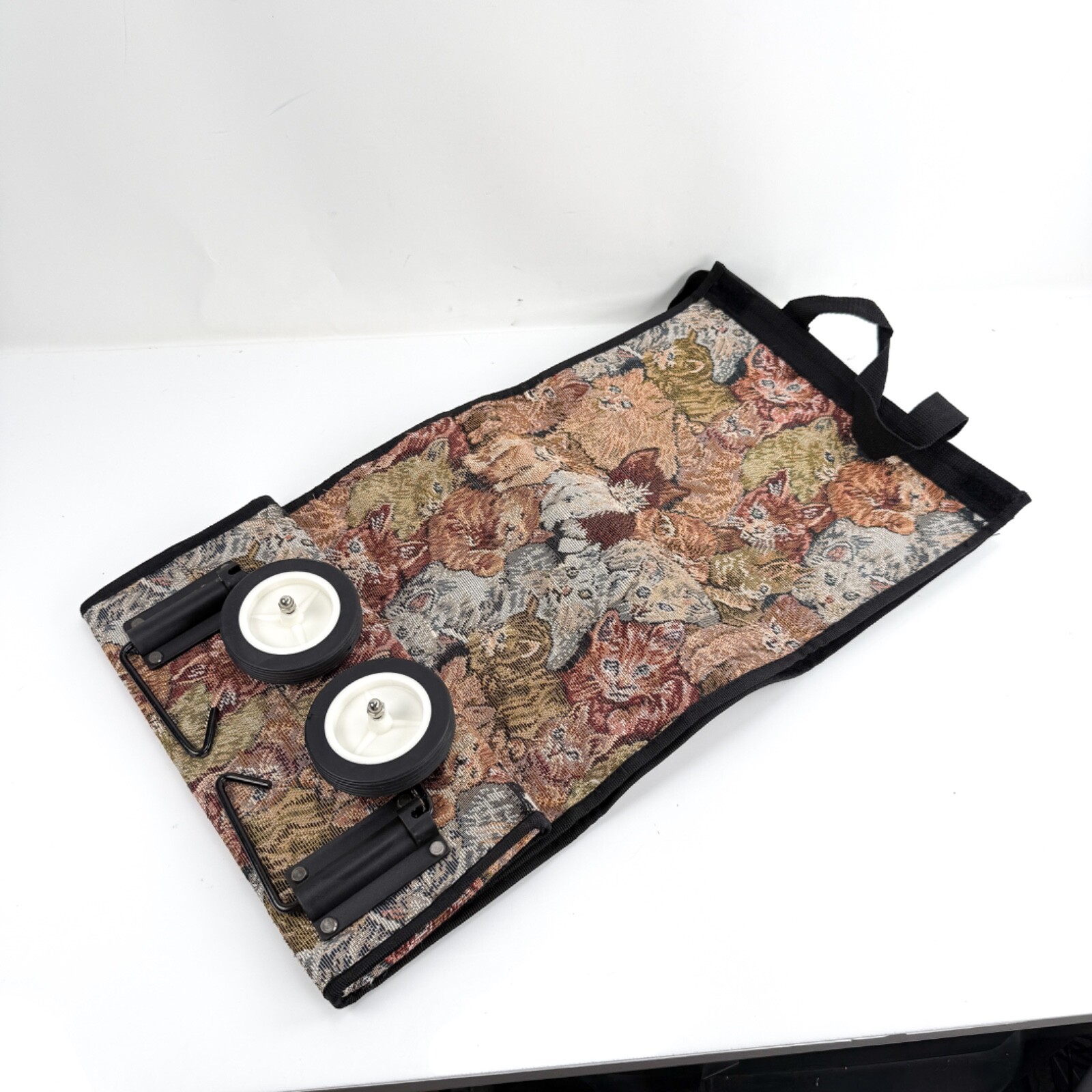 Vintage Cat Tapestry ALFA Portable Travelgear Fold Up Bag W/Rollers #10059