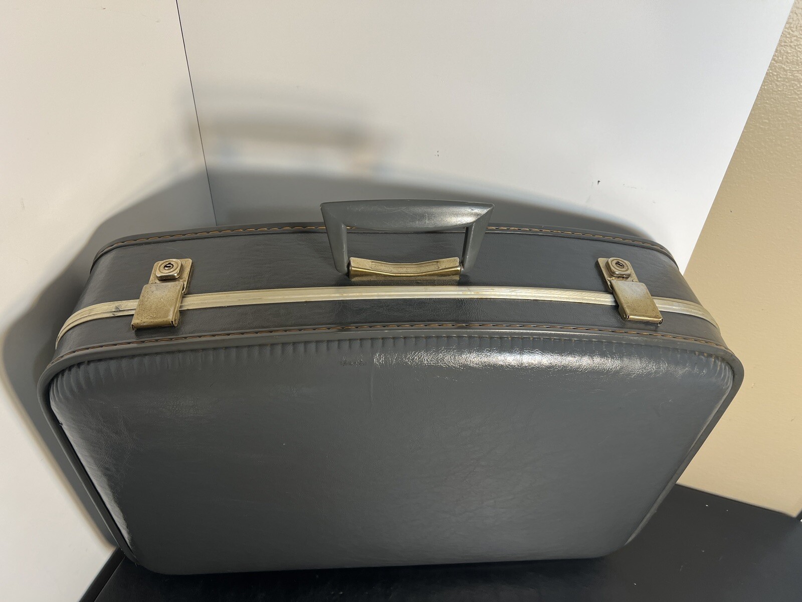 Vintage Grey Luggage Hard Shell Suitcase Beauty Train 23” x 16” x 7”