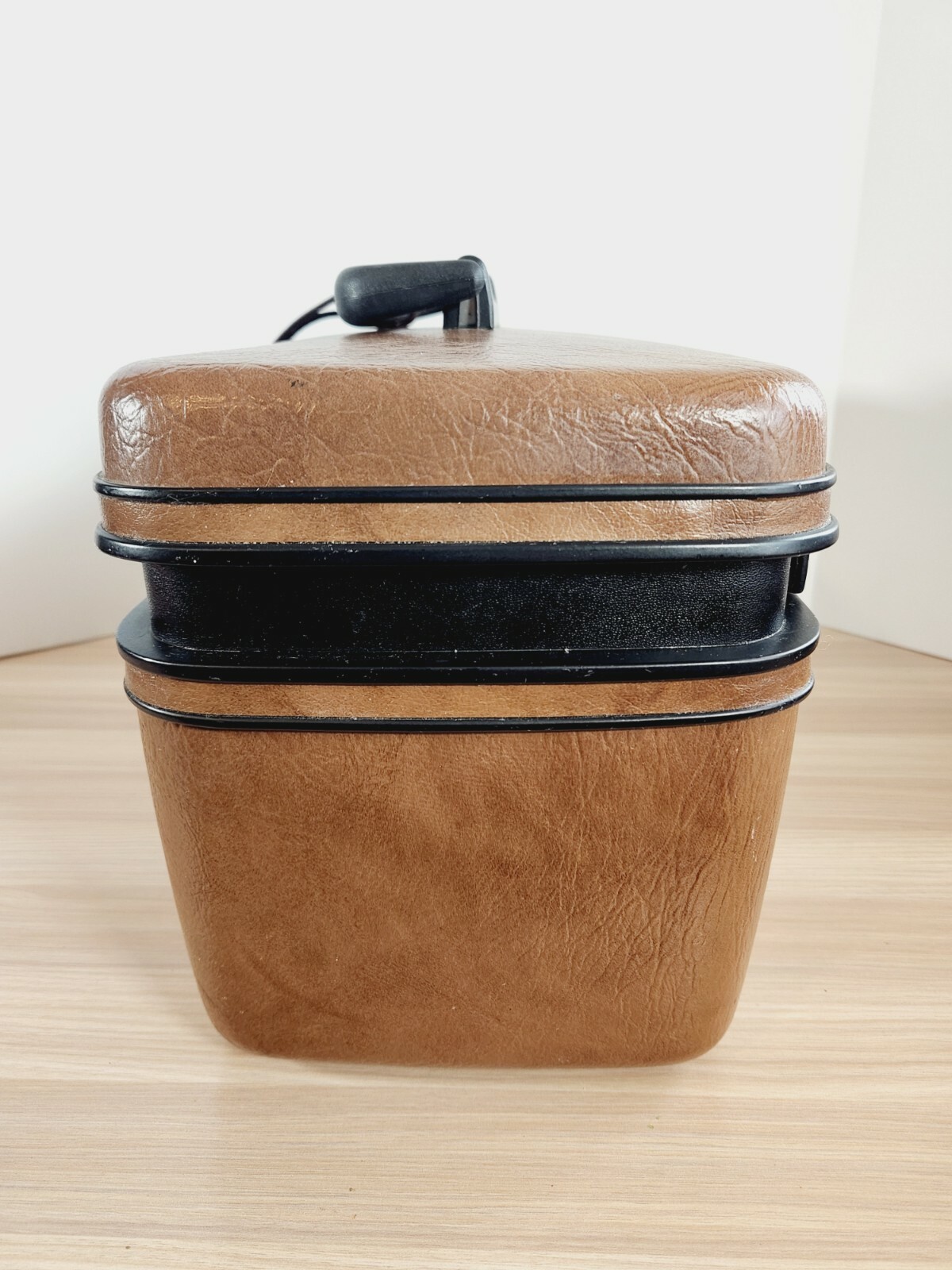Vintage Samsonite Carry Pak 46 Brown Tan No Keys No Tray