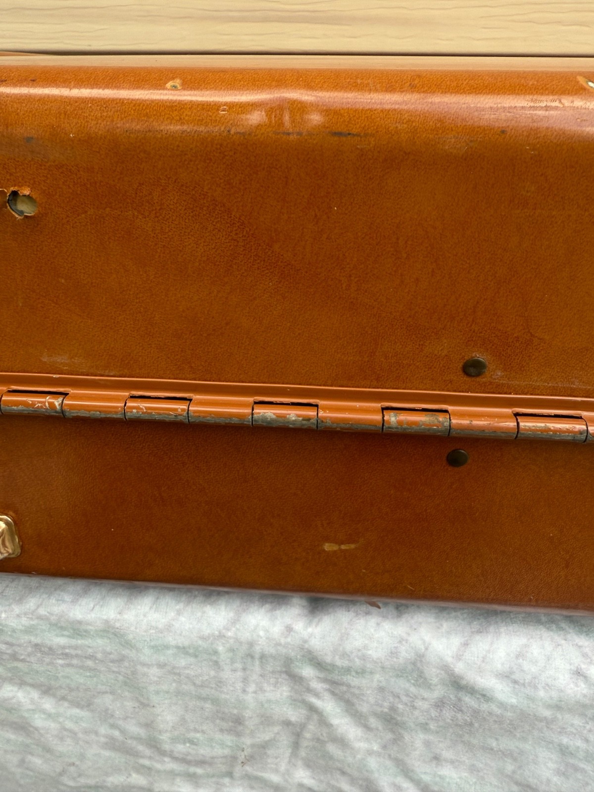 Samsonite Shwayder Bros 24” Leather Hard Shell Suitcase Luggage Vtg w/ 2 Hangers