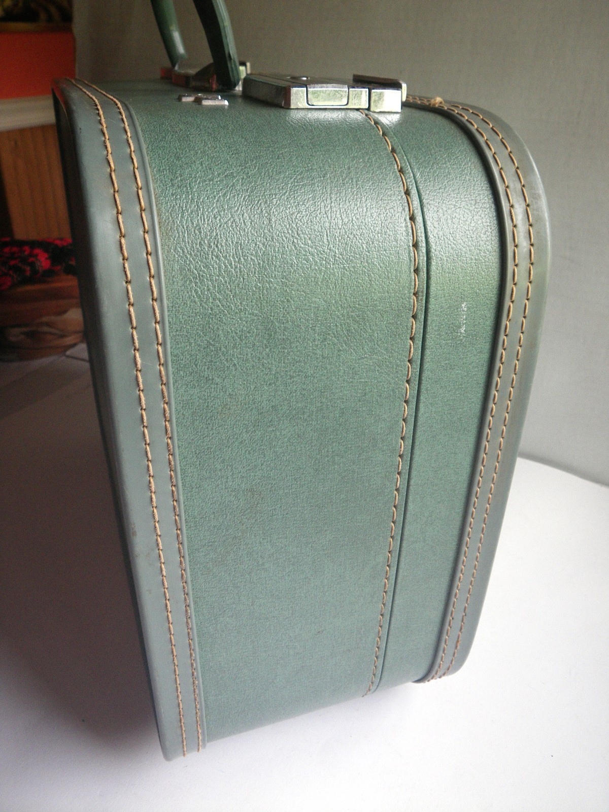Vintage MCM SKYWAY Train Case Small Suitcase Vanity Pockets Mirror Teal w/Key