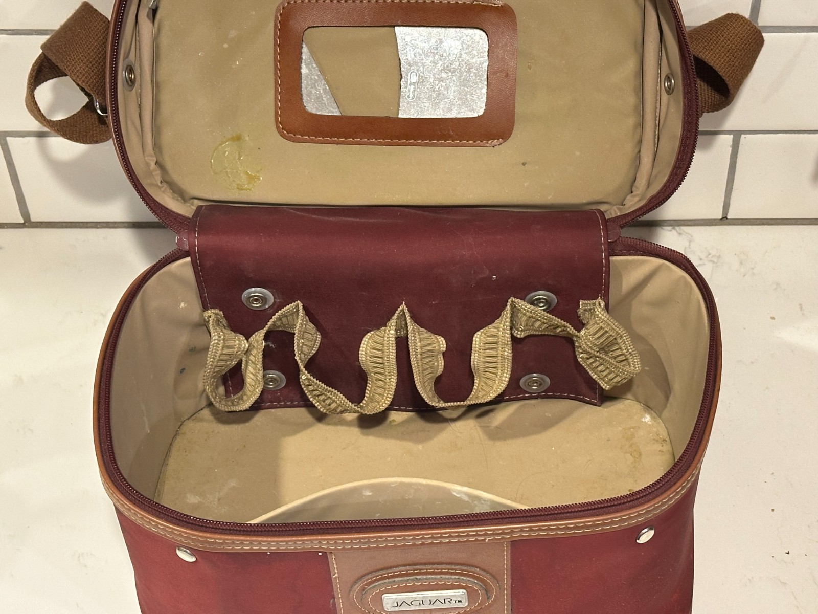 Vintage Jaguar Maroon Red Train Case Men’s Cosmetic Travel Bag RARE Unique Cool